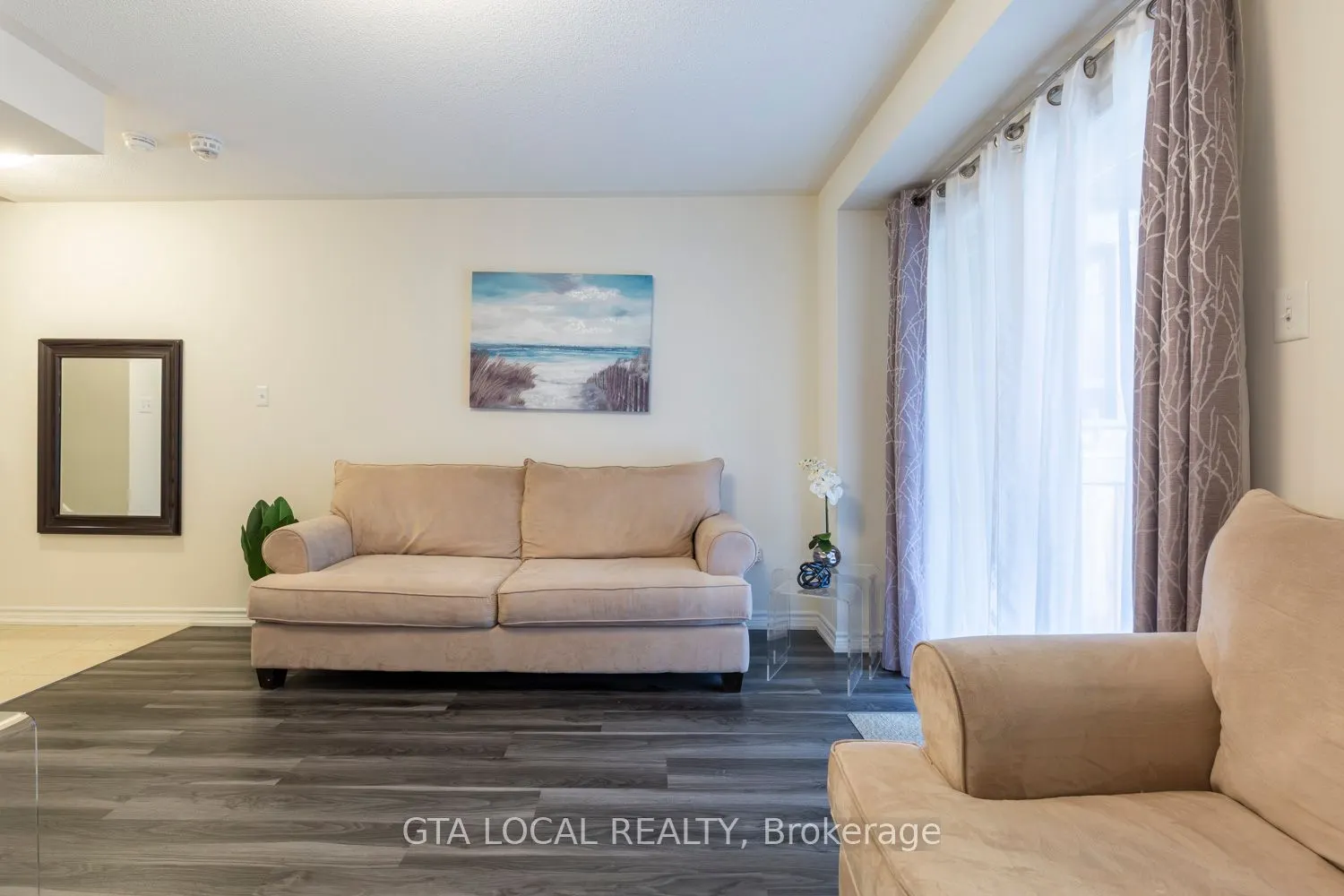 10 Porter Avenue W, #31