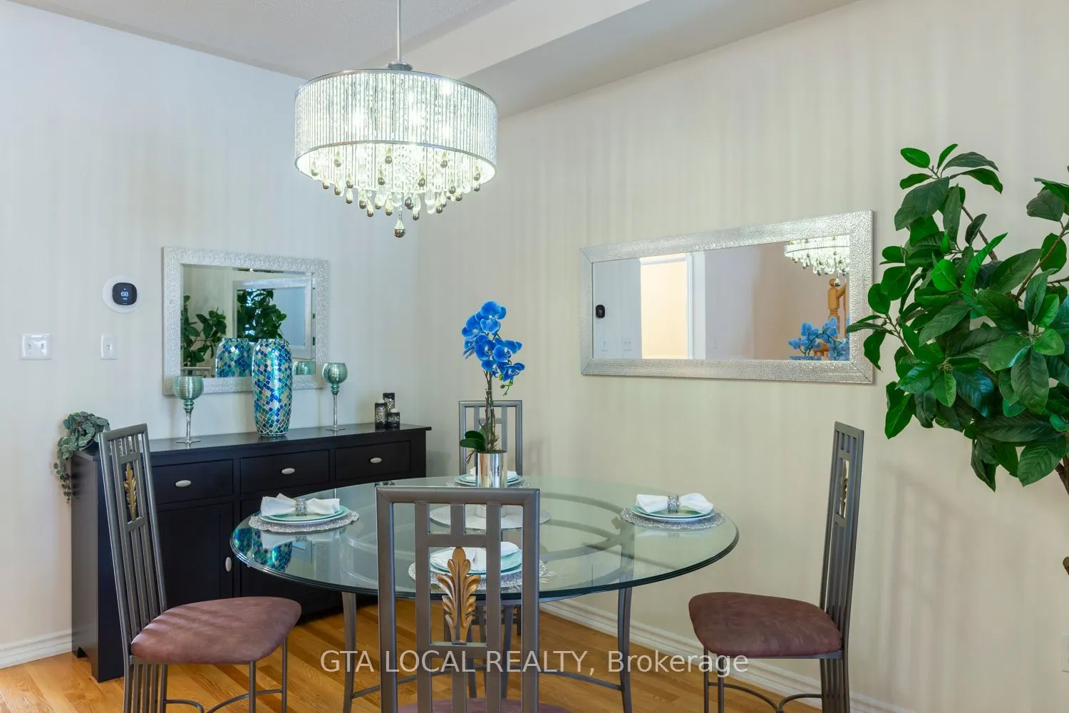 10 Porter Avenue W, #31