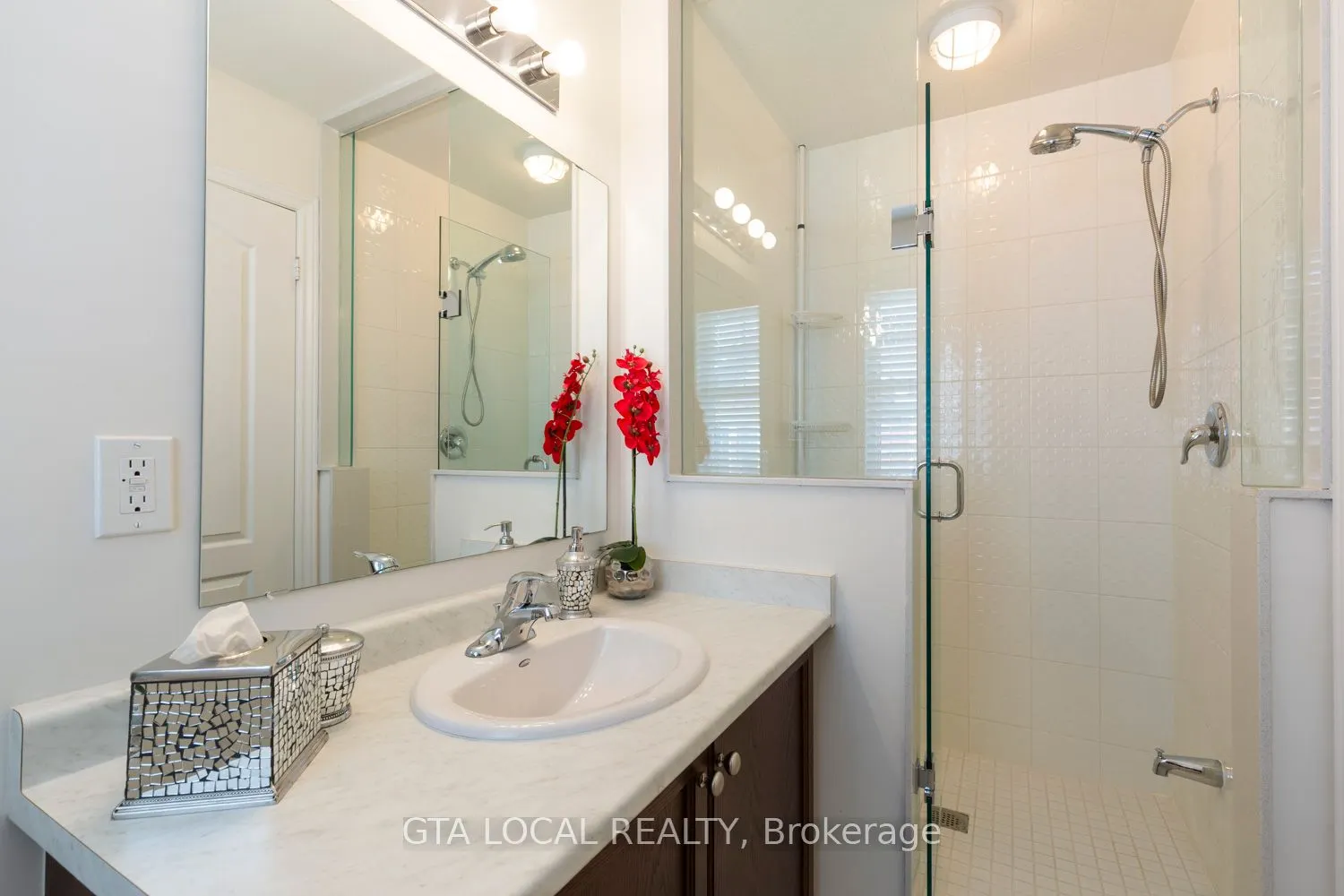 10 Porter Avenue W, #31