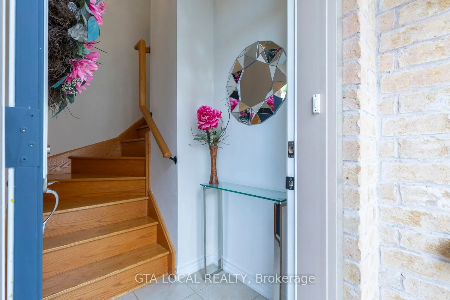 10 Porter Avenue W, #31