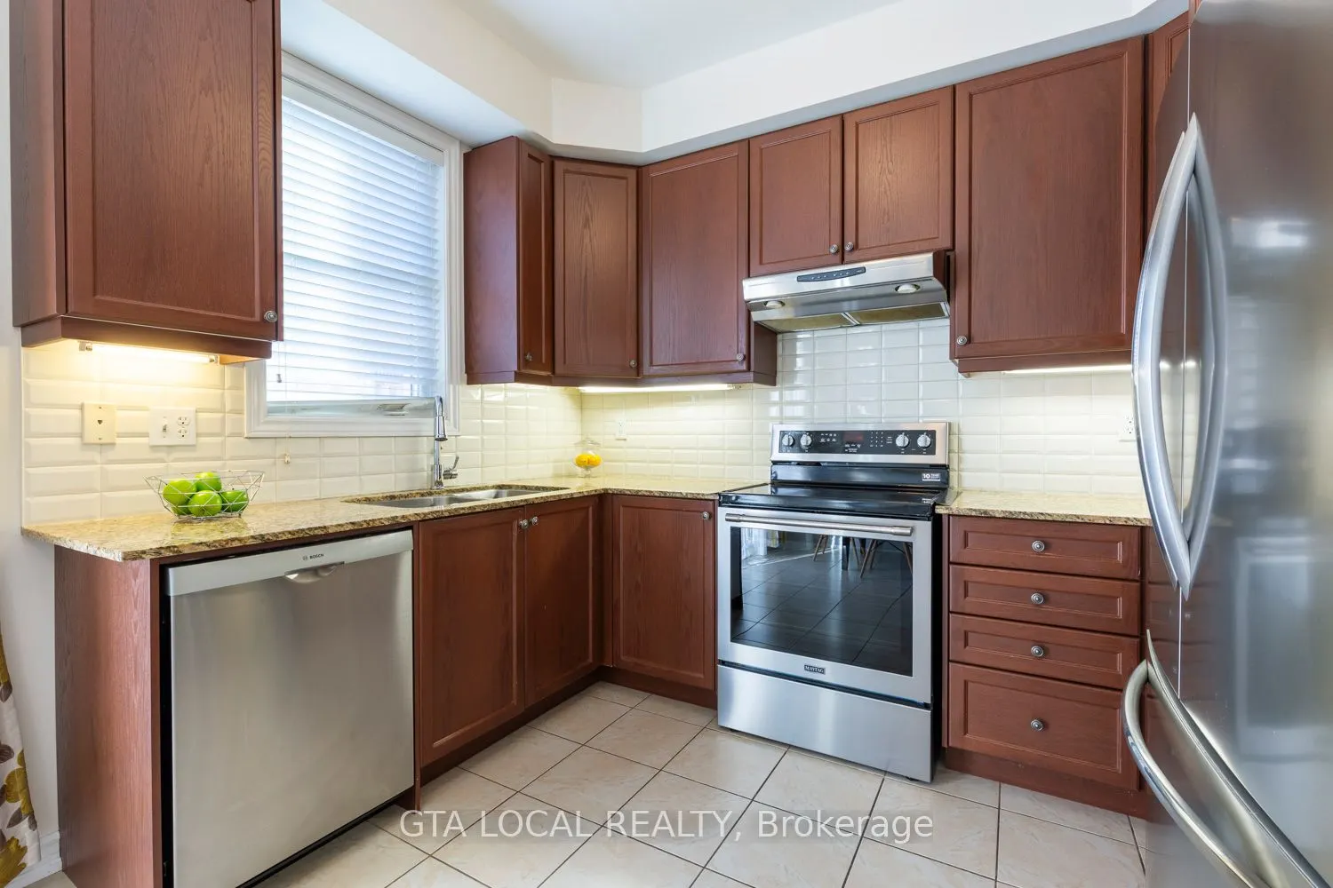 10 Porter Avenue W, #31