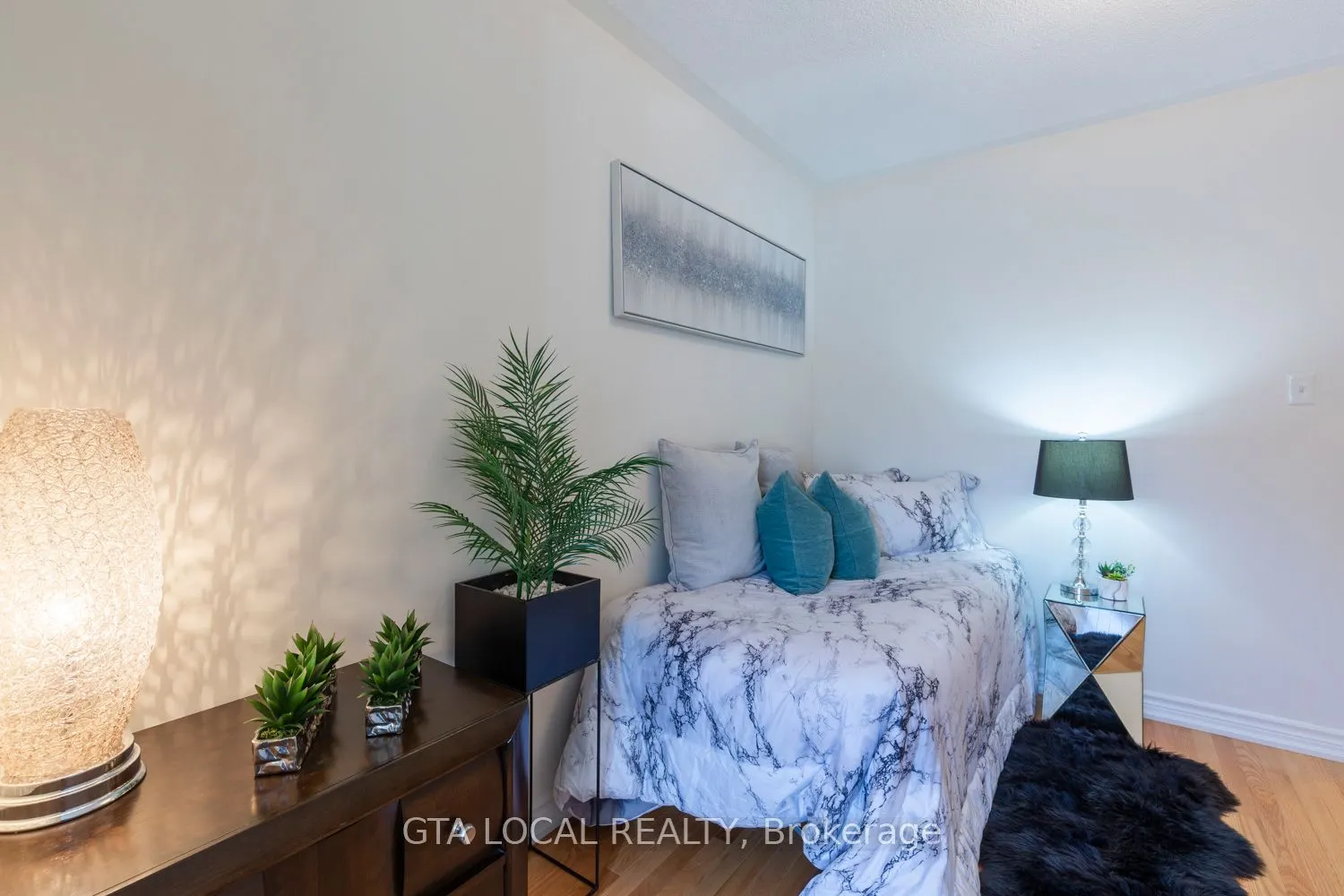 10 Porter Avenue W, #31