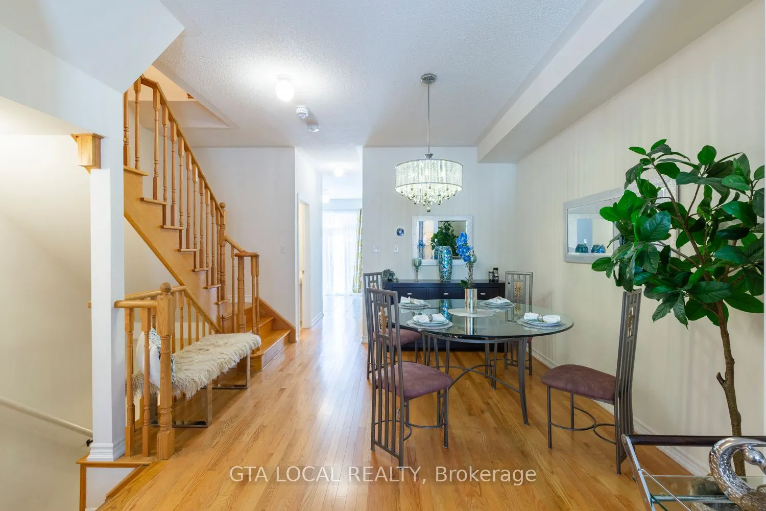 10 Porter Avenue W, #31