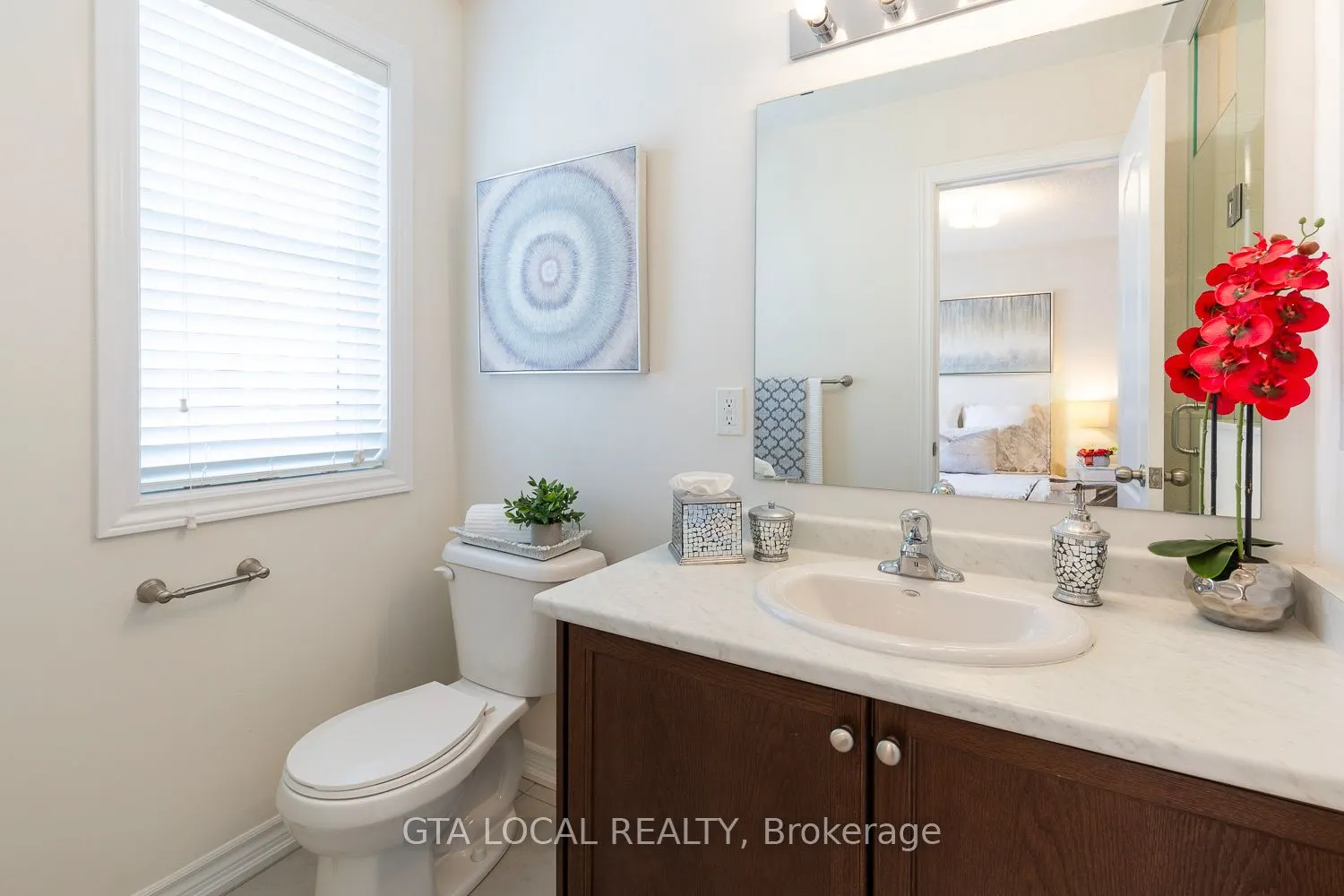 10 Porter Avenue W, #31