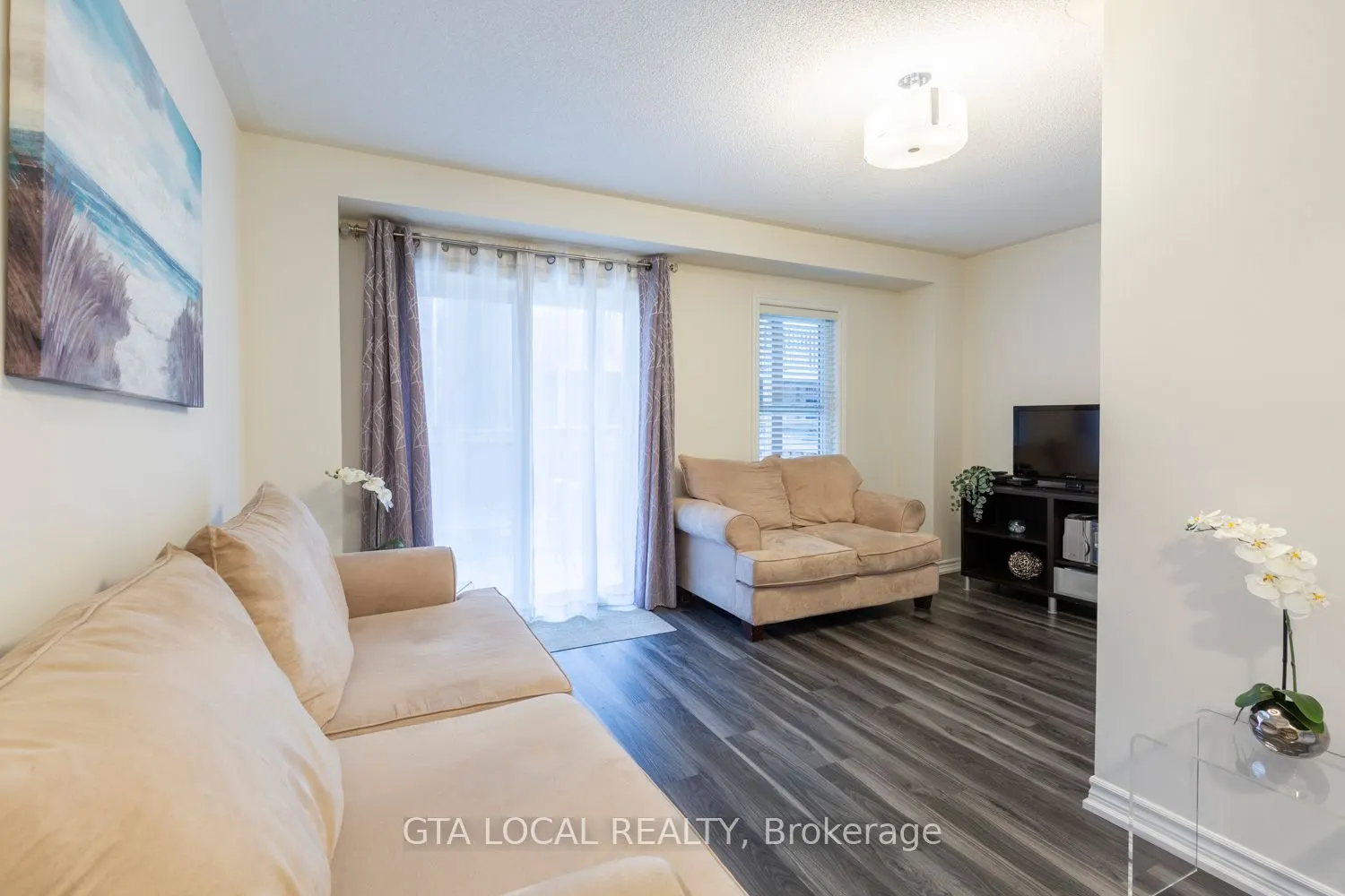 10 Porter Avenue W, #31