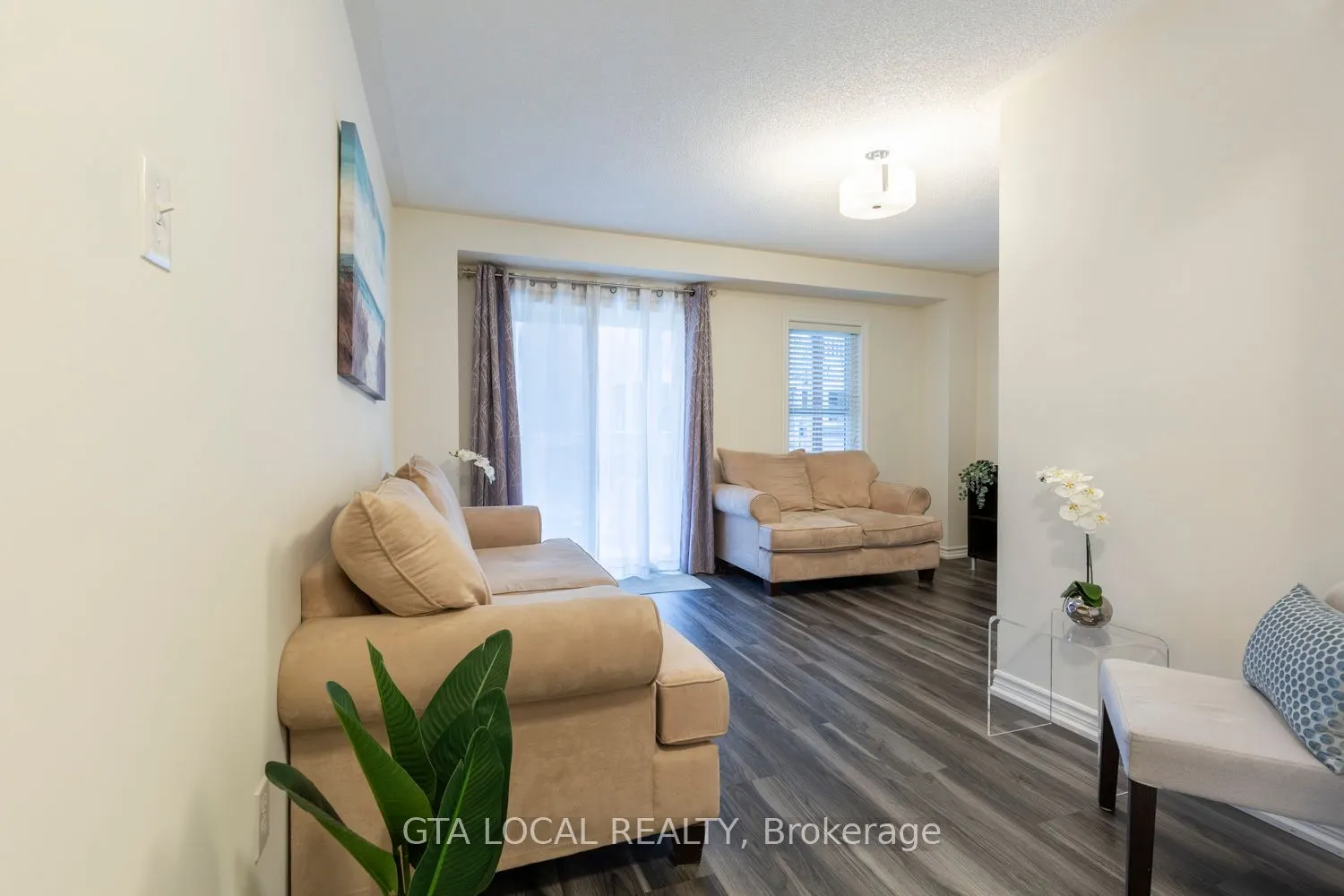 10 Porter Avenue W, #31
