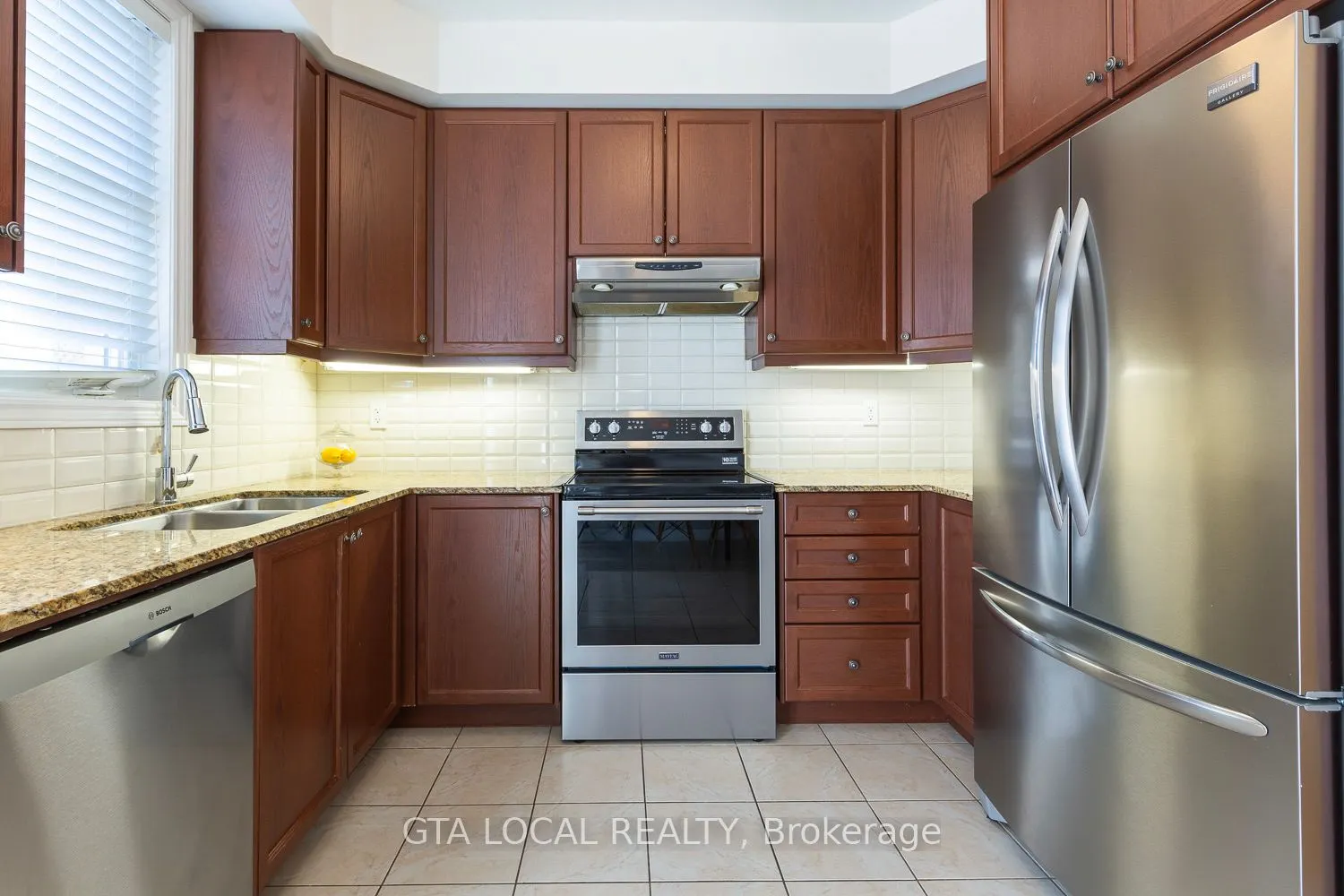 10 Porter Avenue W, #31
