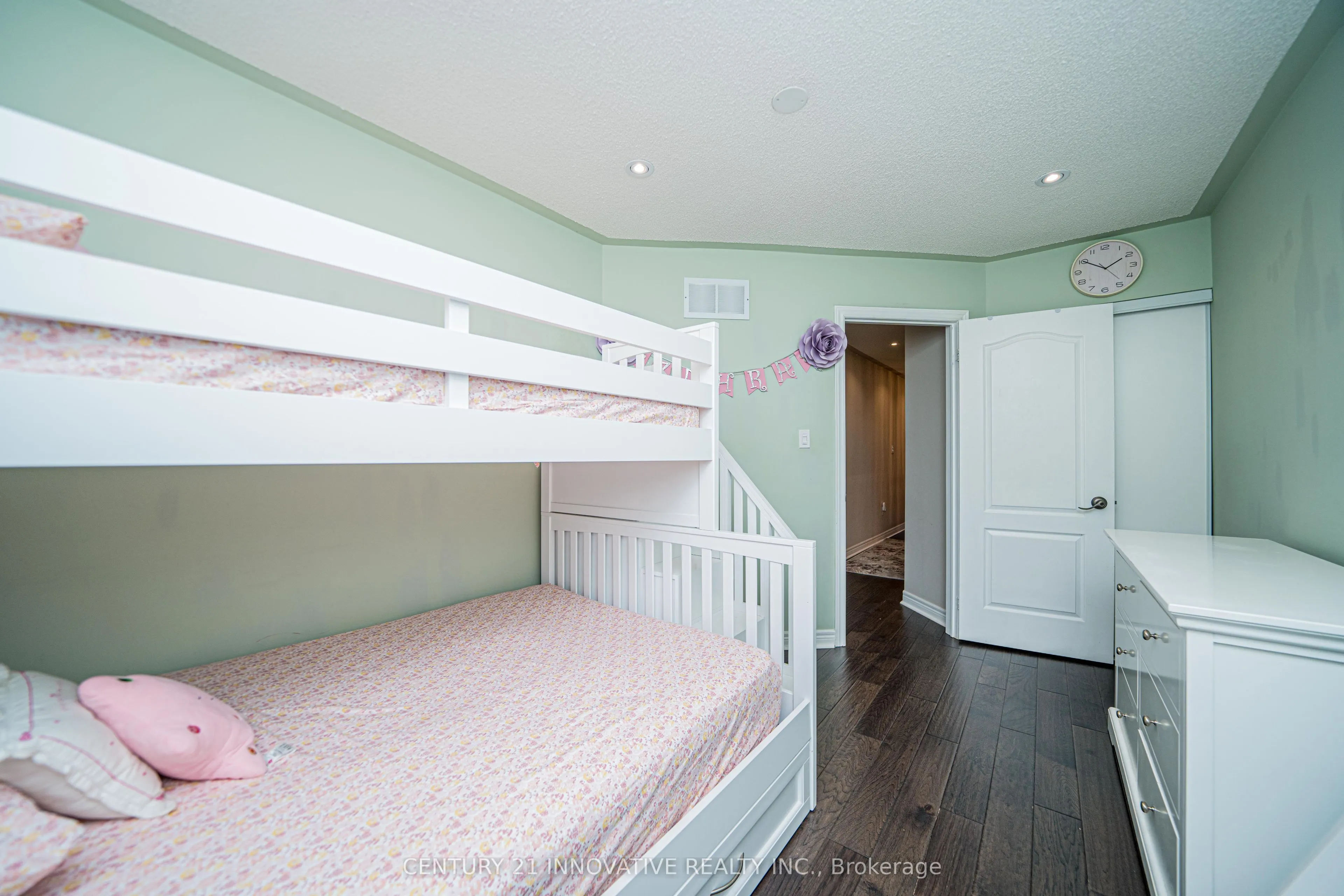 46 Laura Sabrina Drive, #Upper