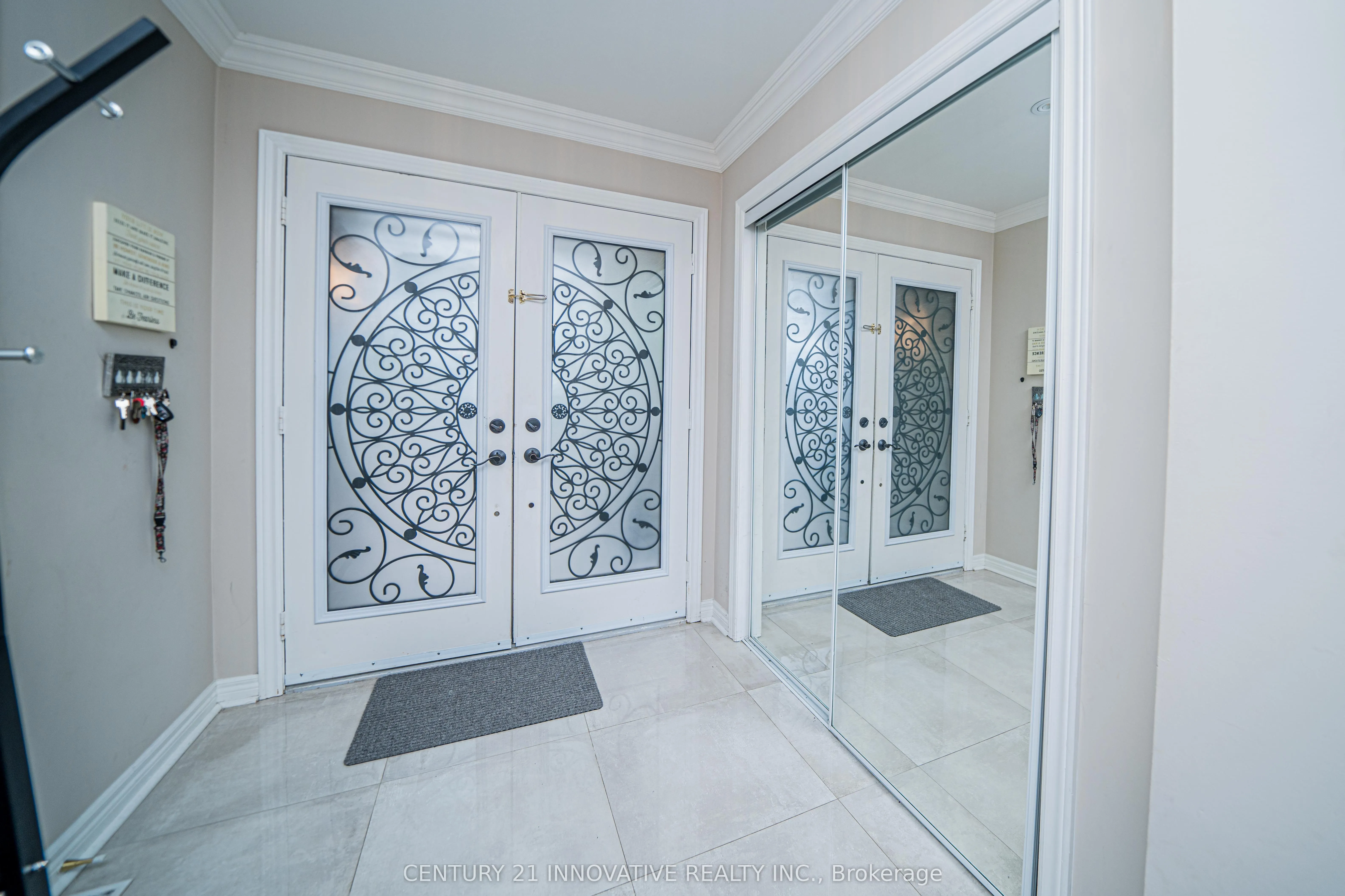 46 Laura Sabrina Drive, #Upper
