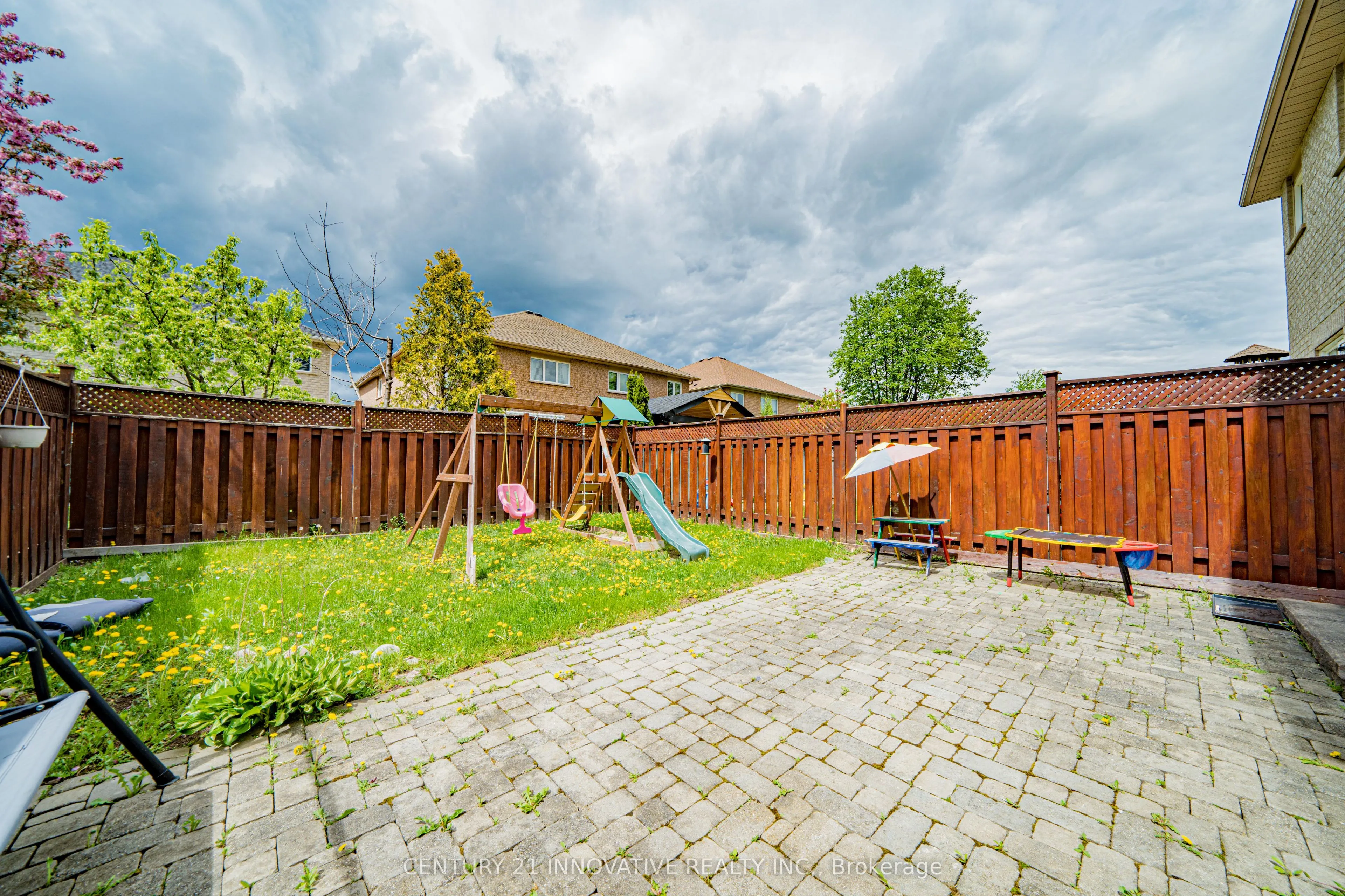 46 Laura Sabrina Drive, #Upper