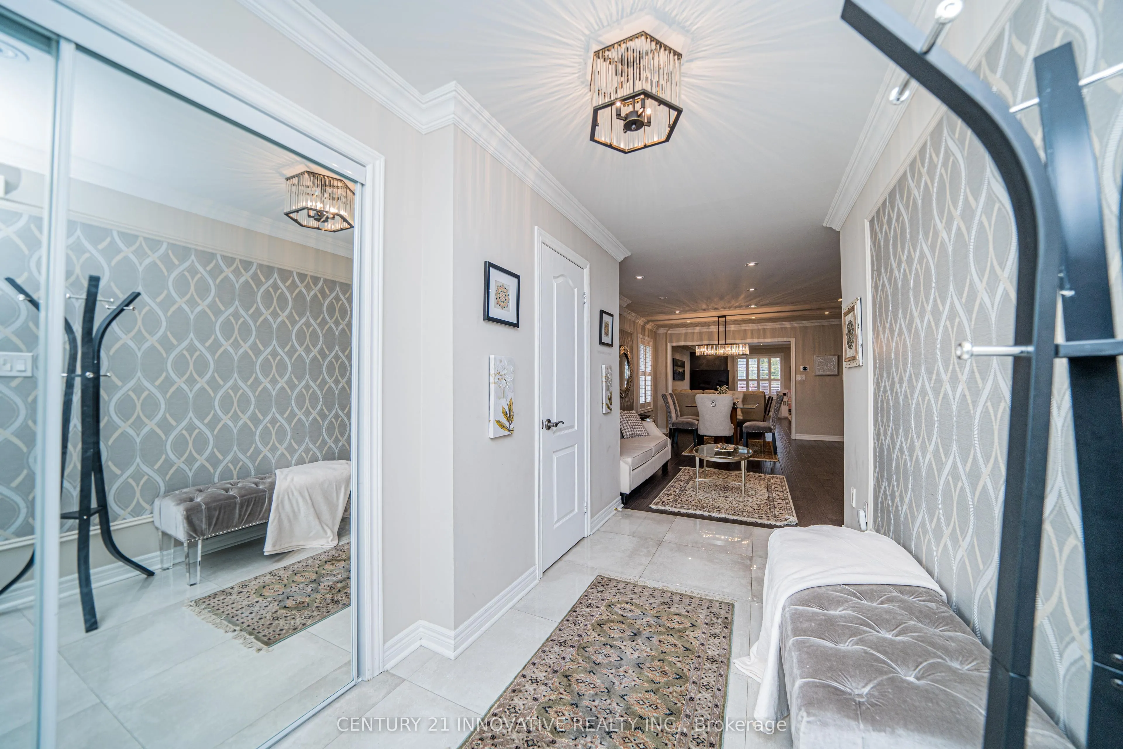46 Laura Sabrina Drive, #Upper