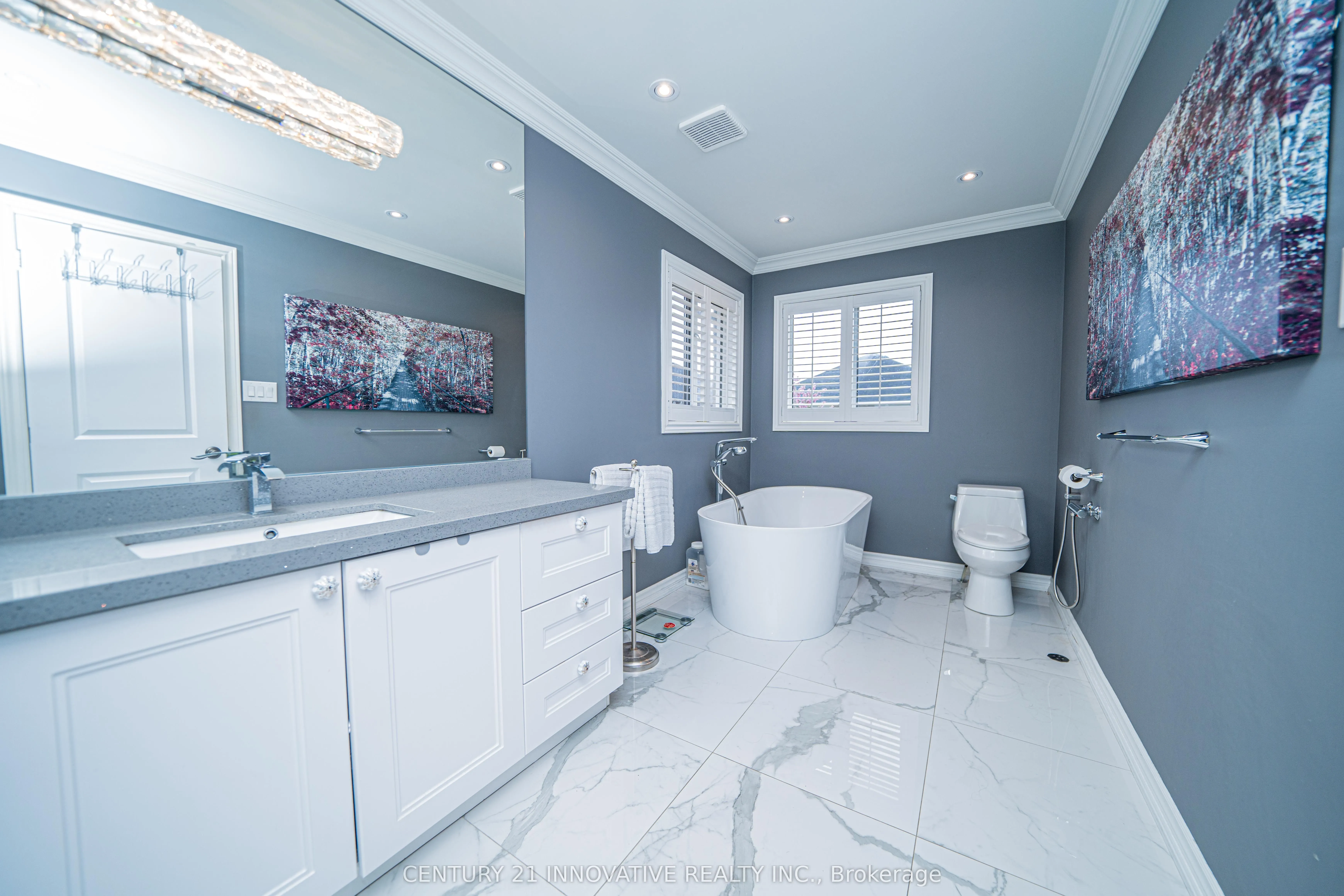 46 Laura Sabrina Drive, #Upper