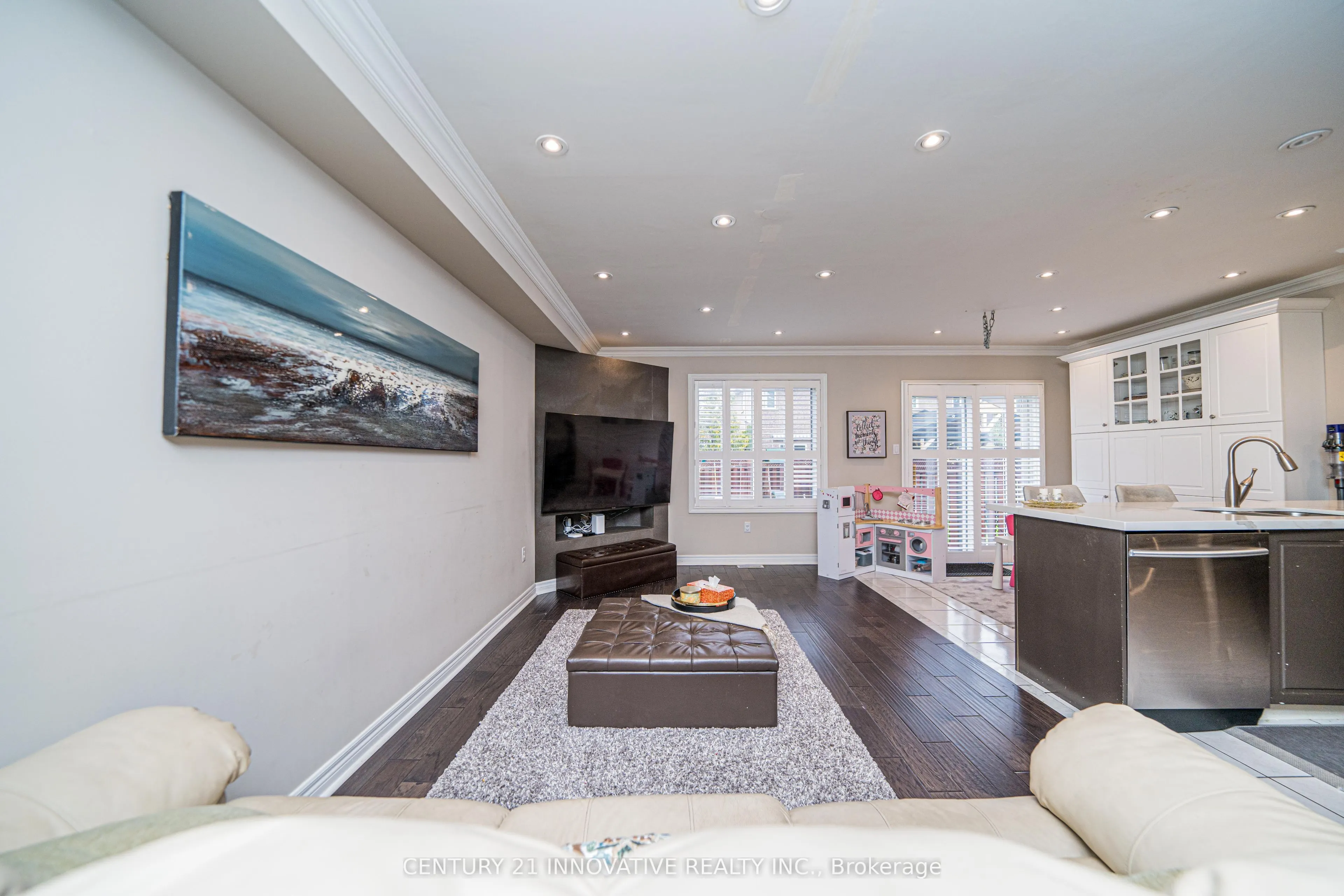 46 Laura Sabrina Drive, #Upper