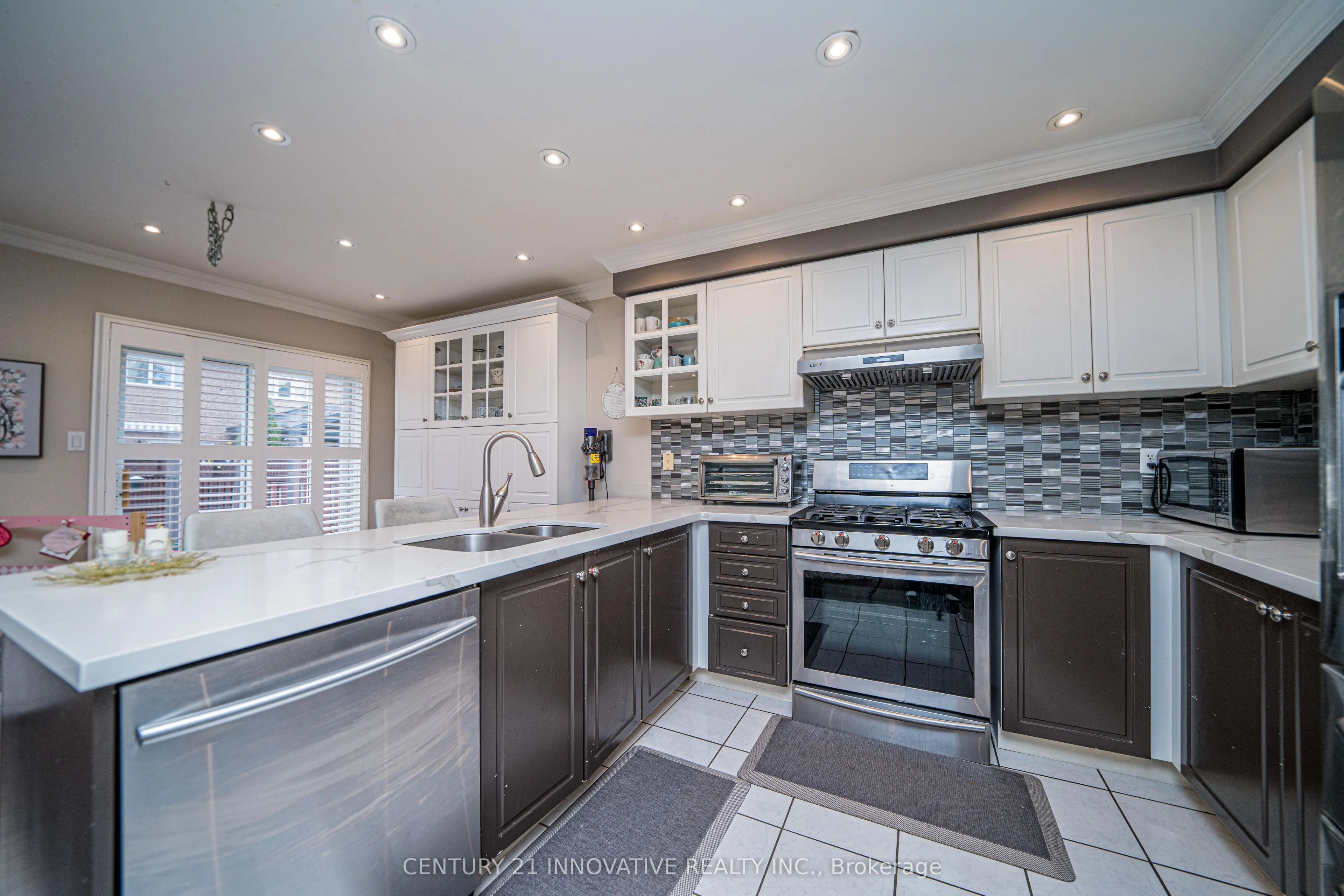 46 Laura Sabrina Drive, #Upper