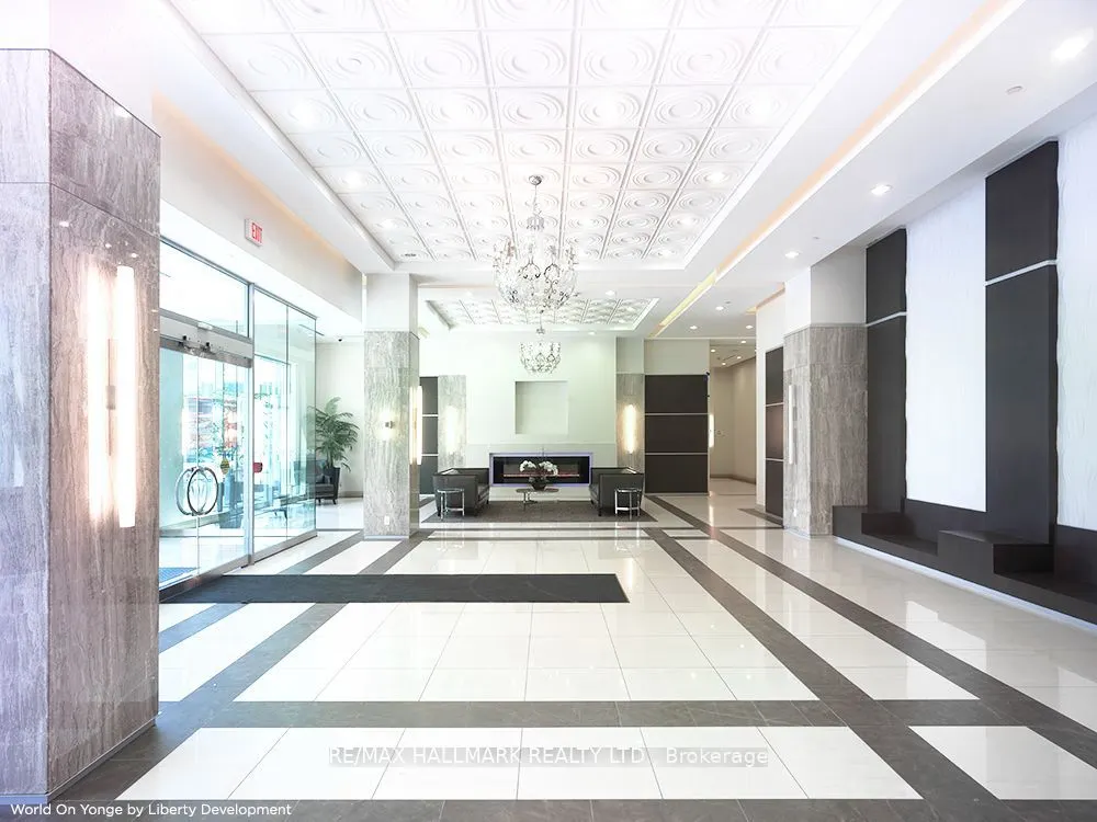 7171 Yonge Street, #PH301