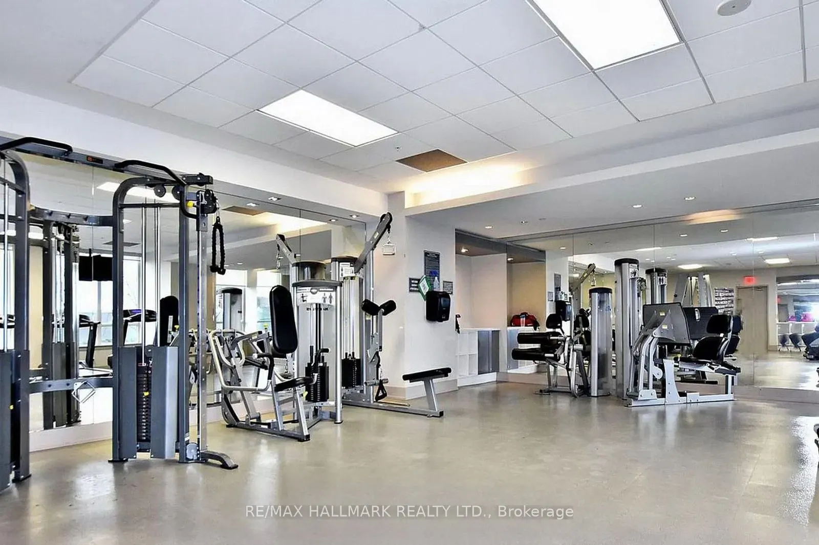 7171 Yonge Street, #PH301