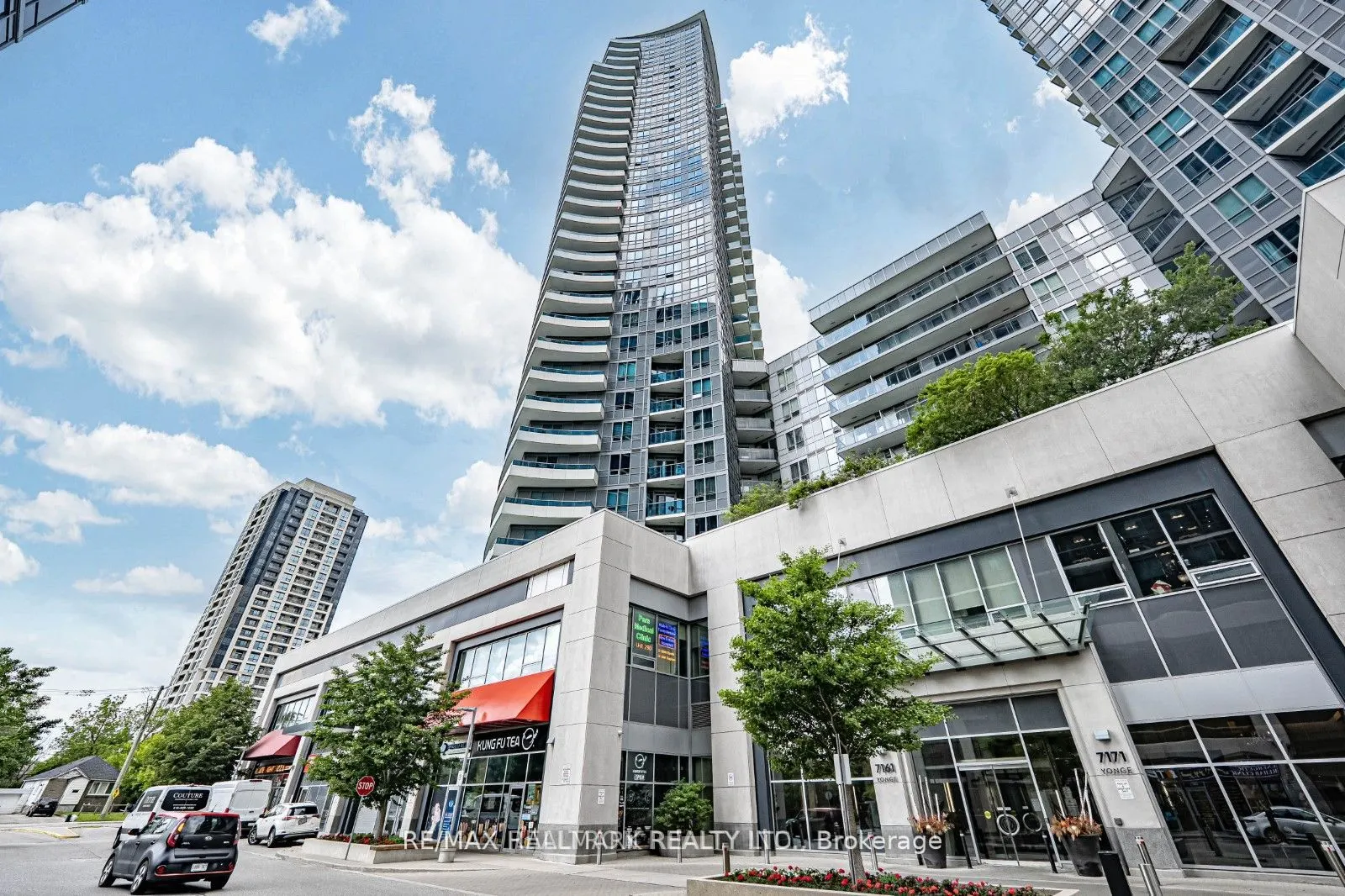 7171 Yonge Street, #PH301