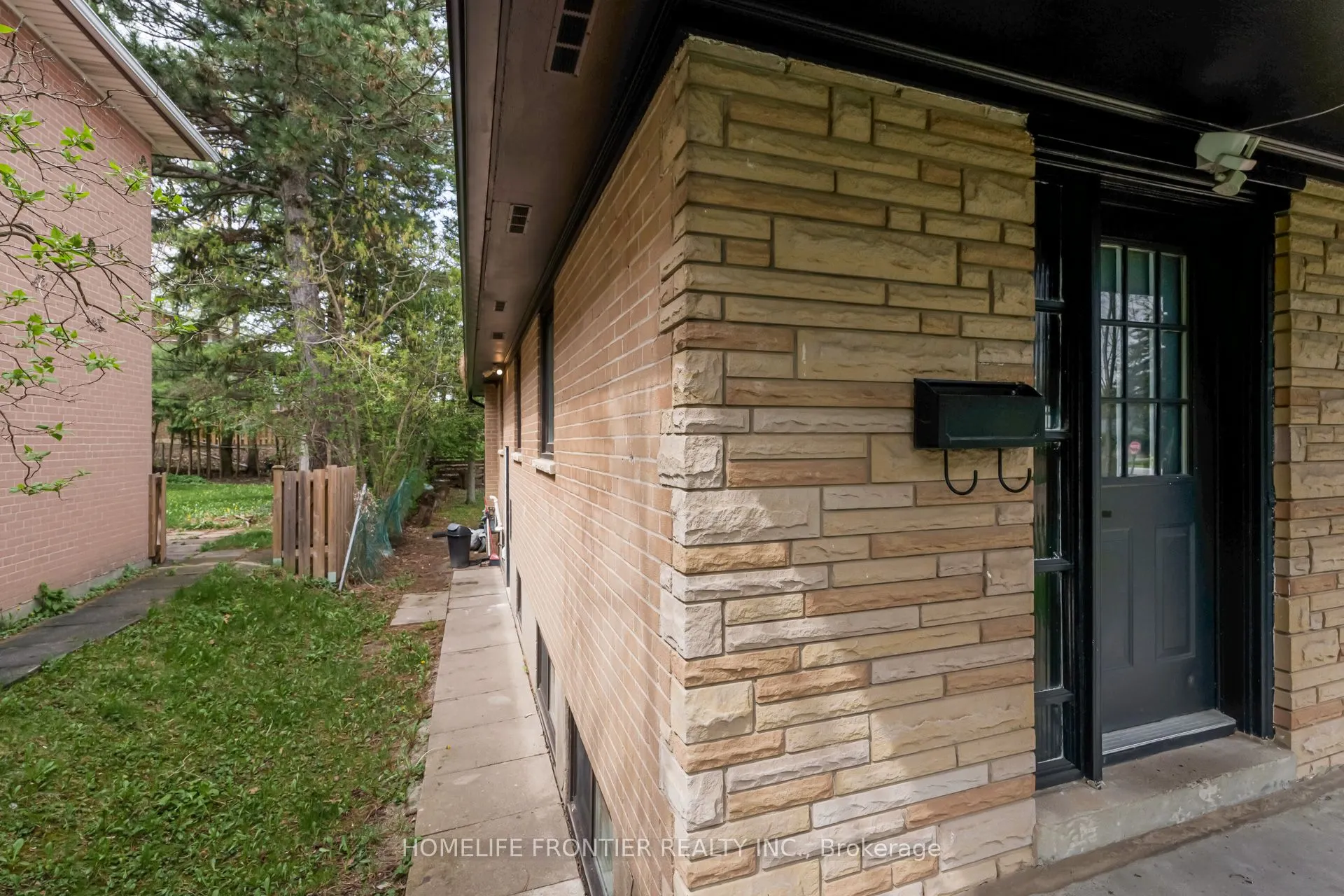 6 Dalmeny Road, #Lower