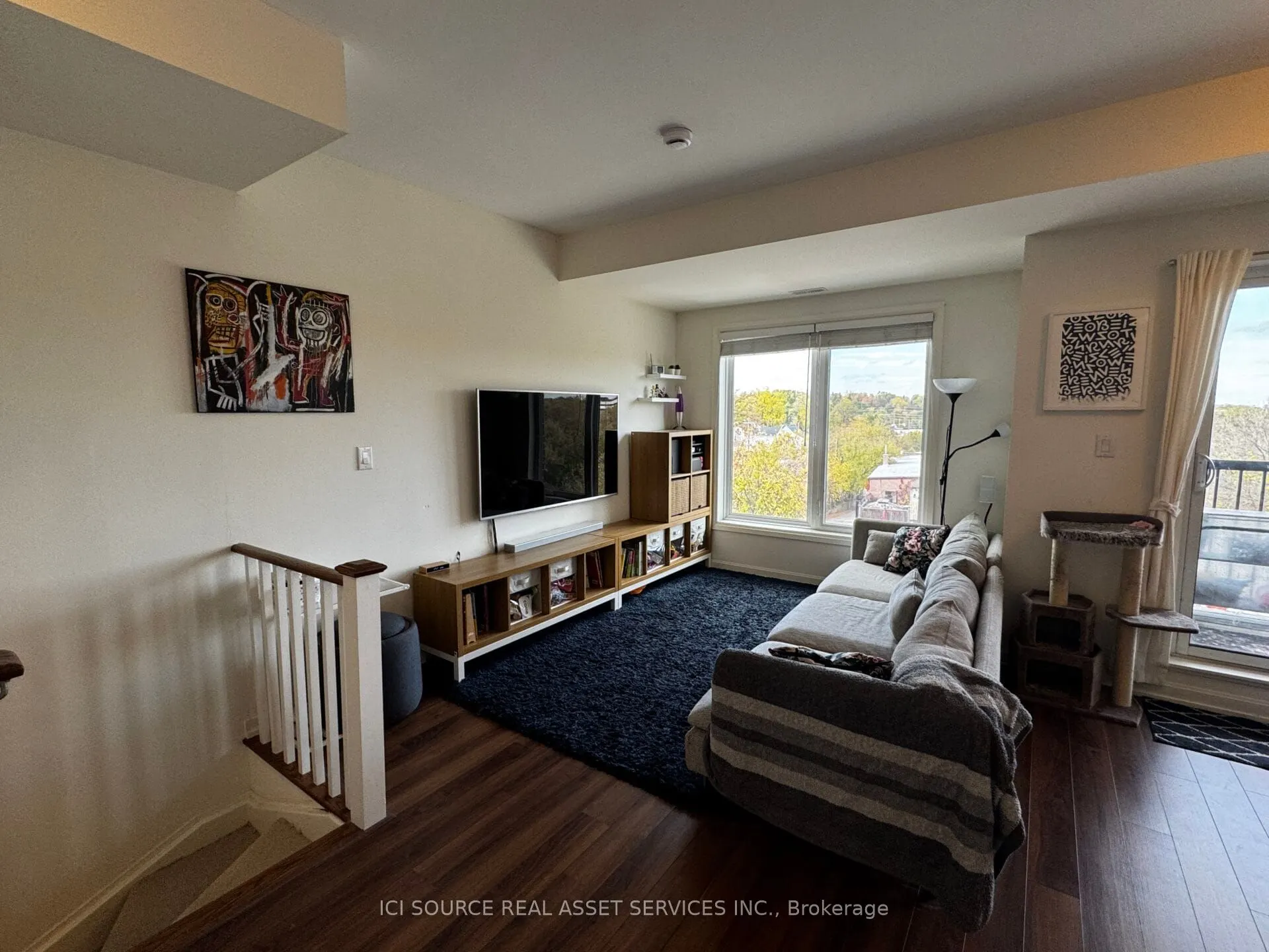 487 Queen Street, #303