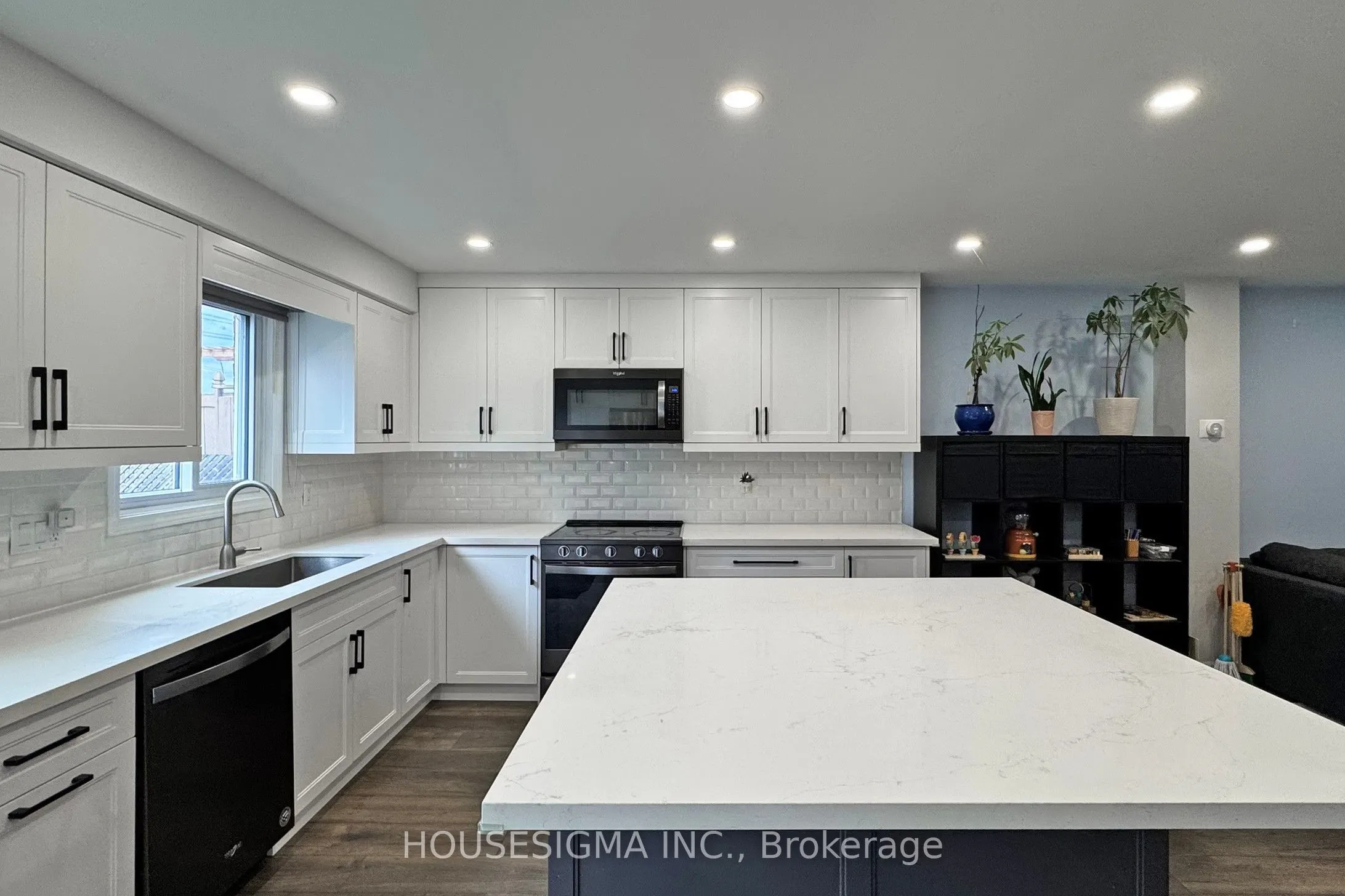 54 Oakmount Crescent