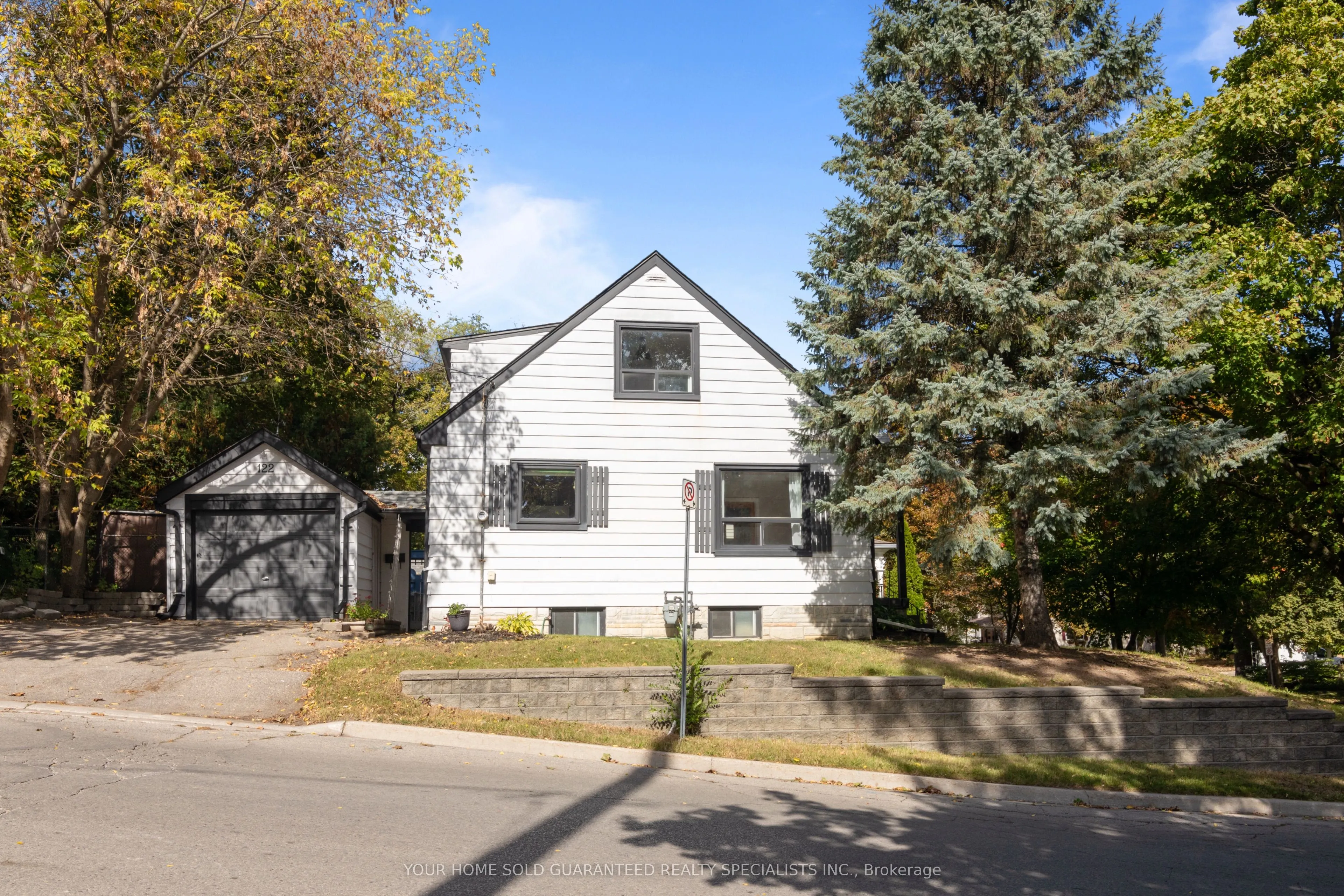122 Gurnett Street