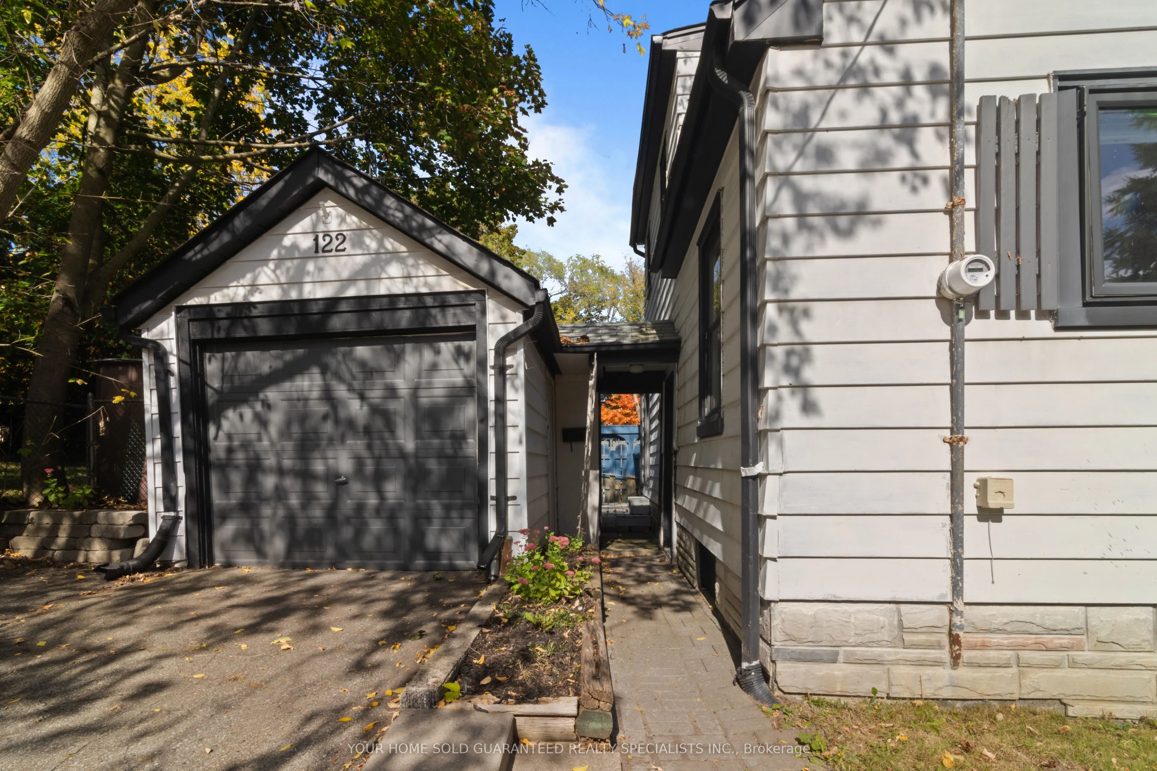 122 Gurnett Street