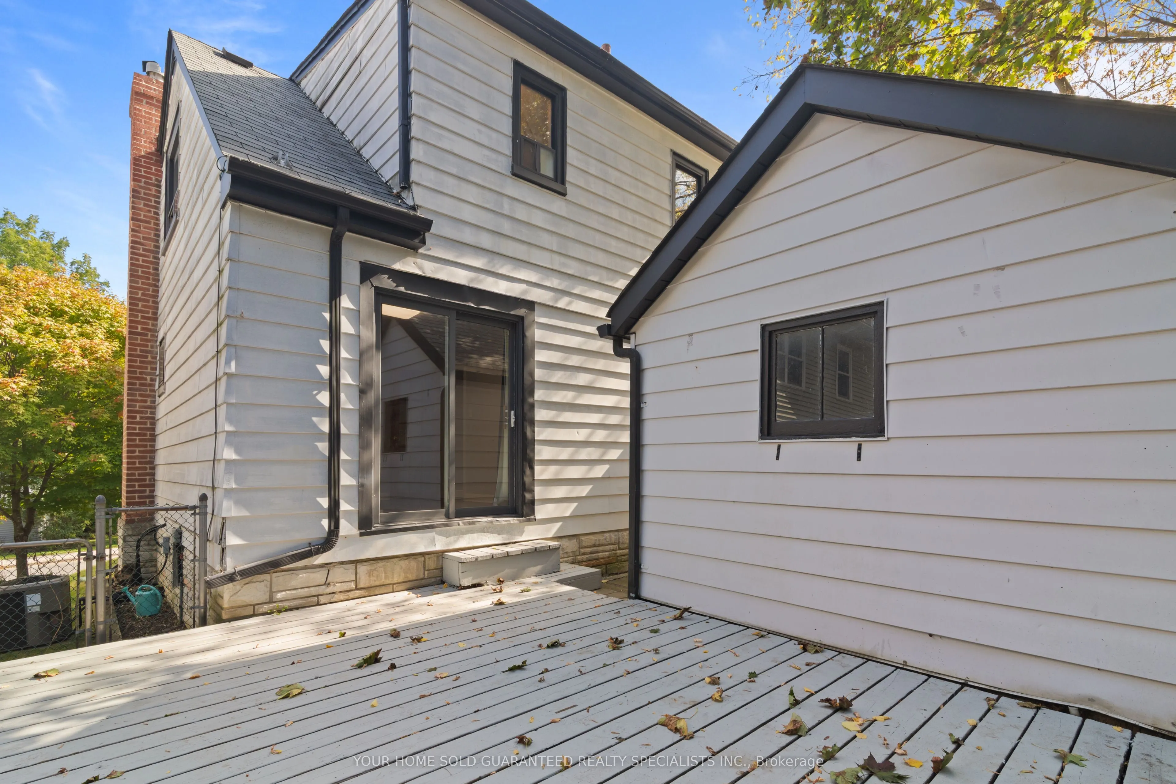 122 Gurnett Street