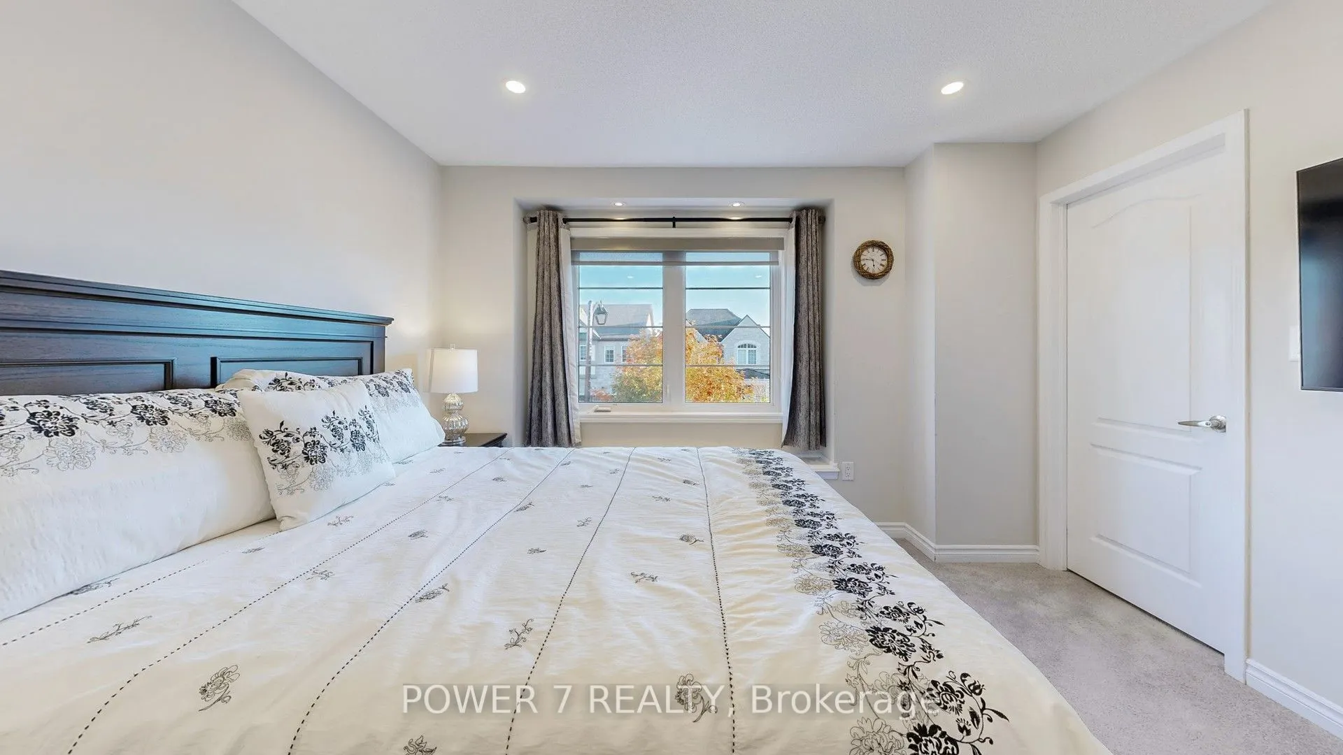 241 Degraaf Crescent