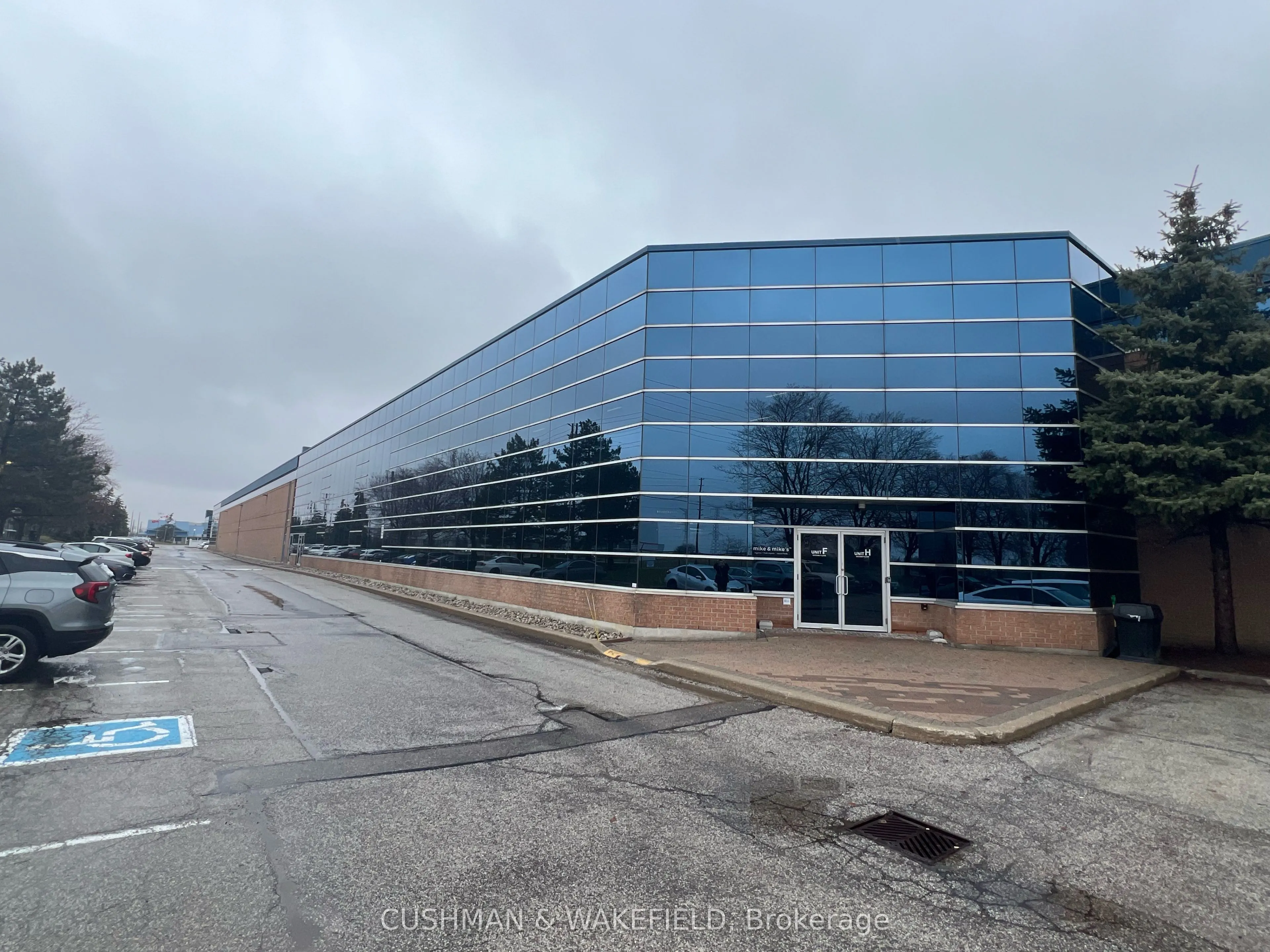 1 Royal Gate Boulevard, #H