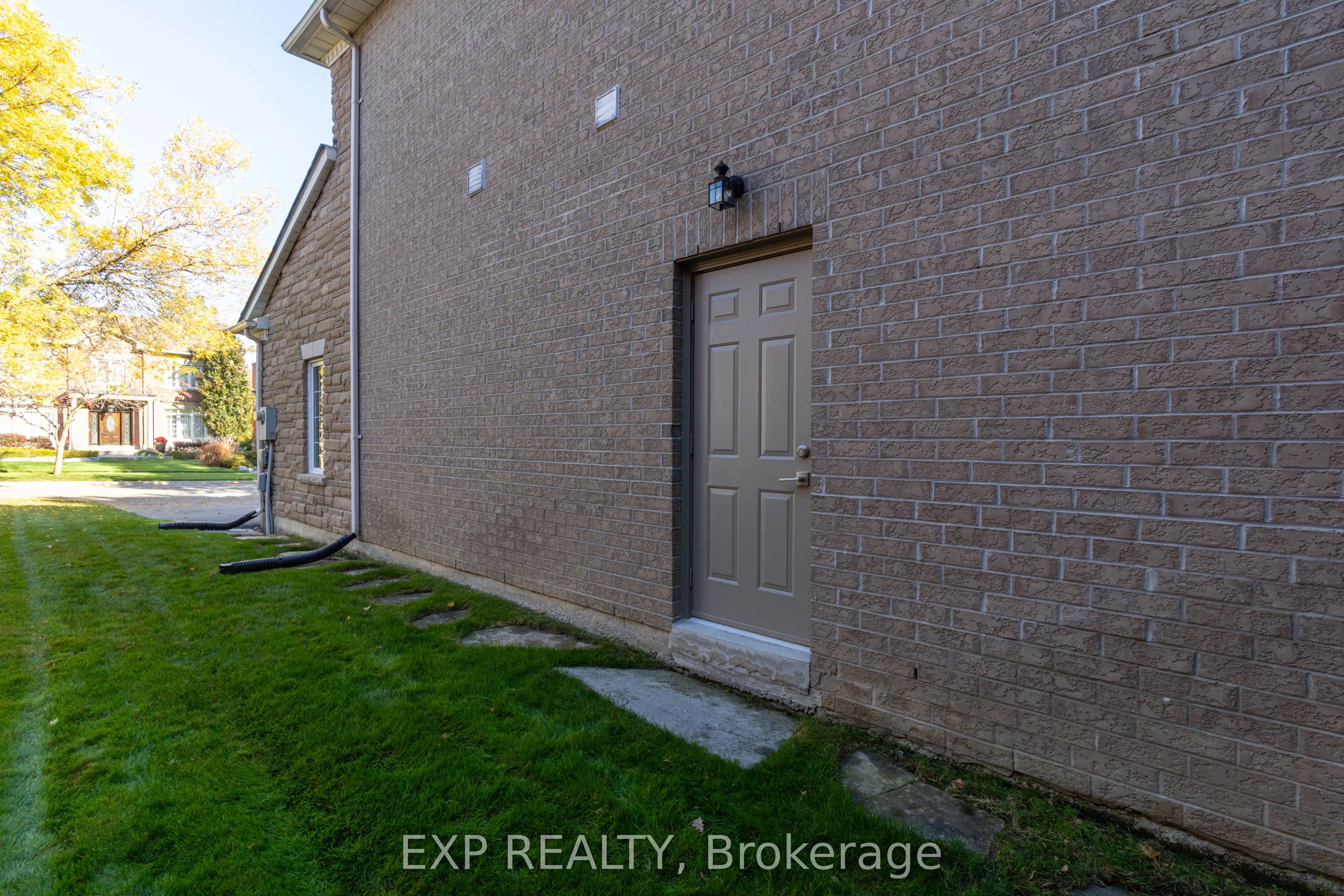 85 Willis Drive