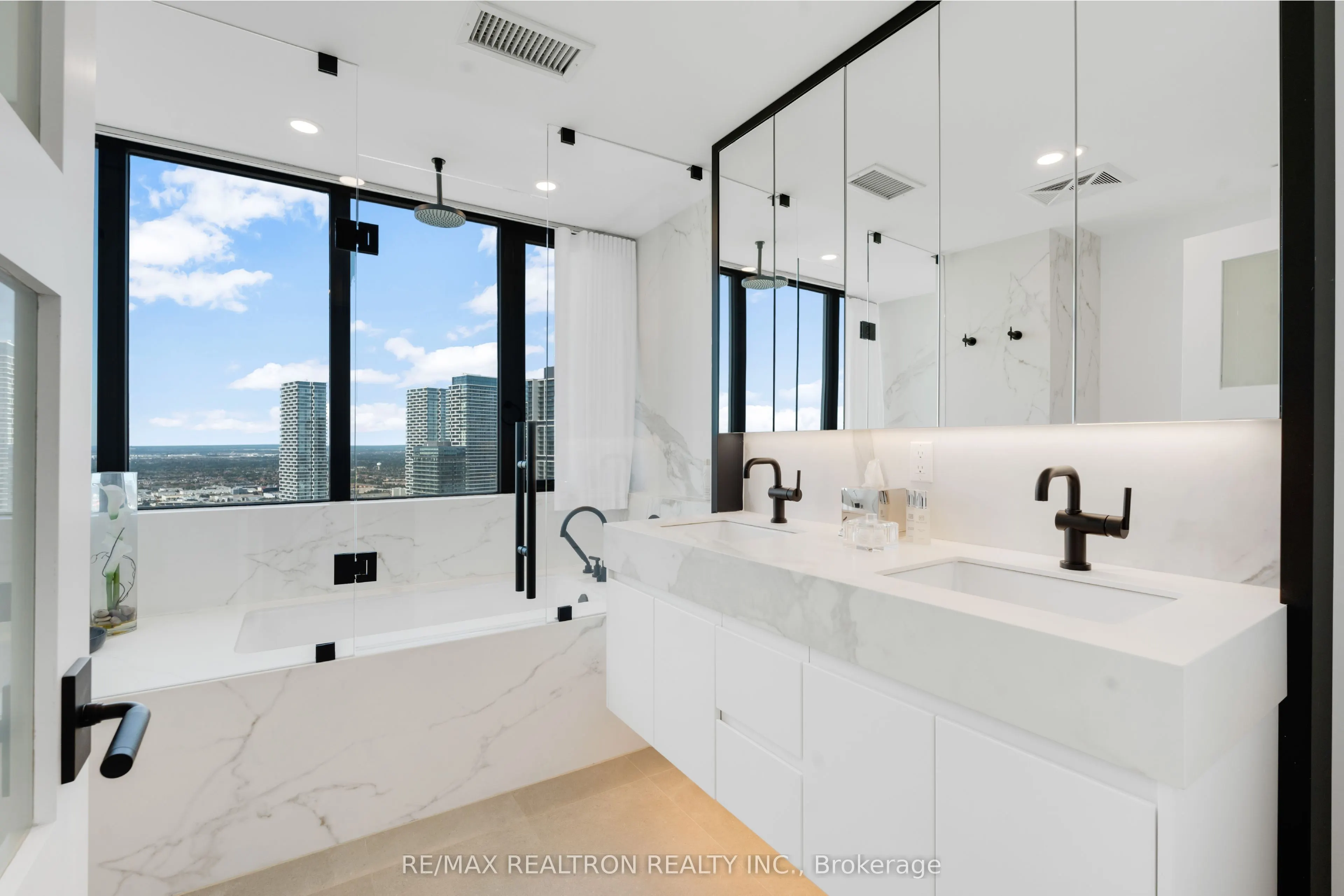 2916 Highway 7 Road, #PENTHOUSE - 3803