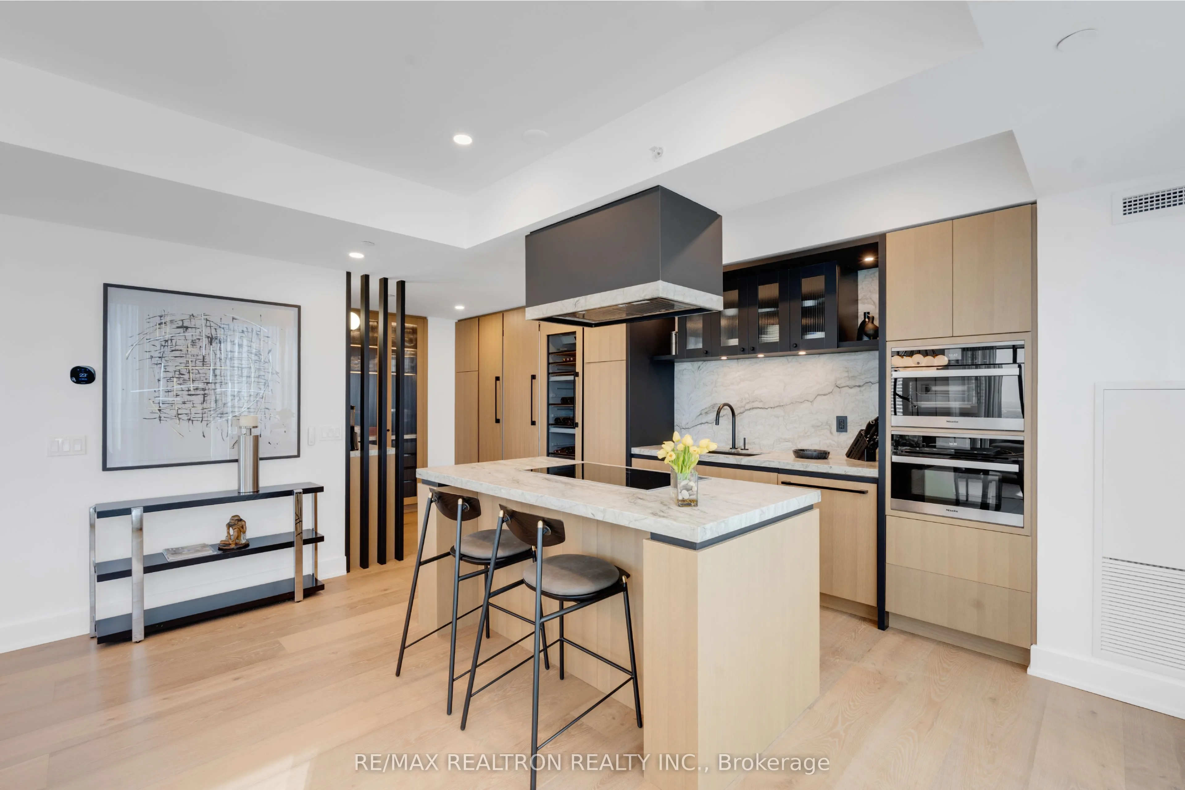 2916 Highway 7 Road, #PENTHOUSE - 3803