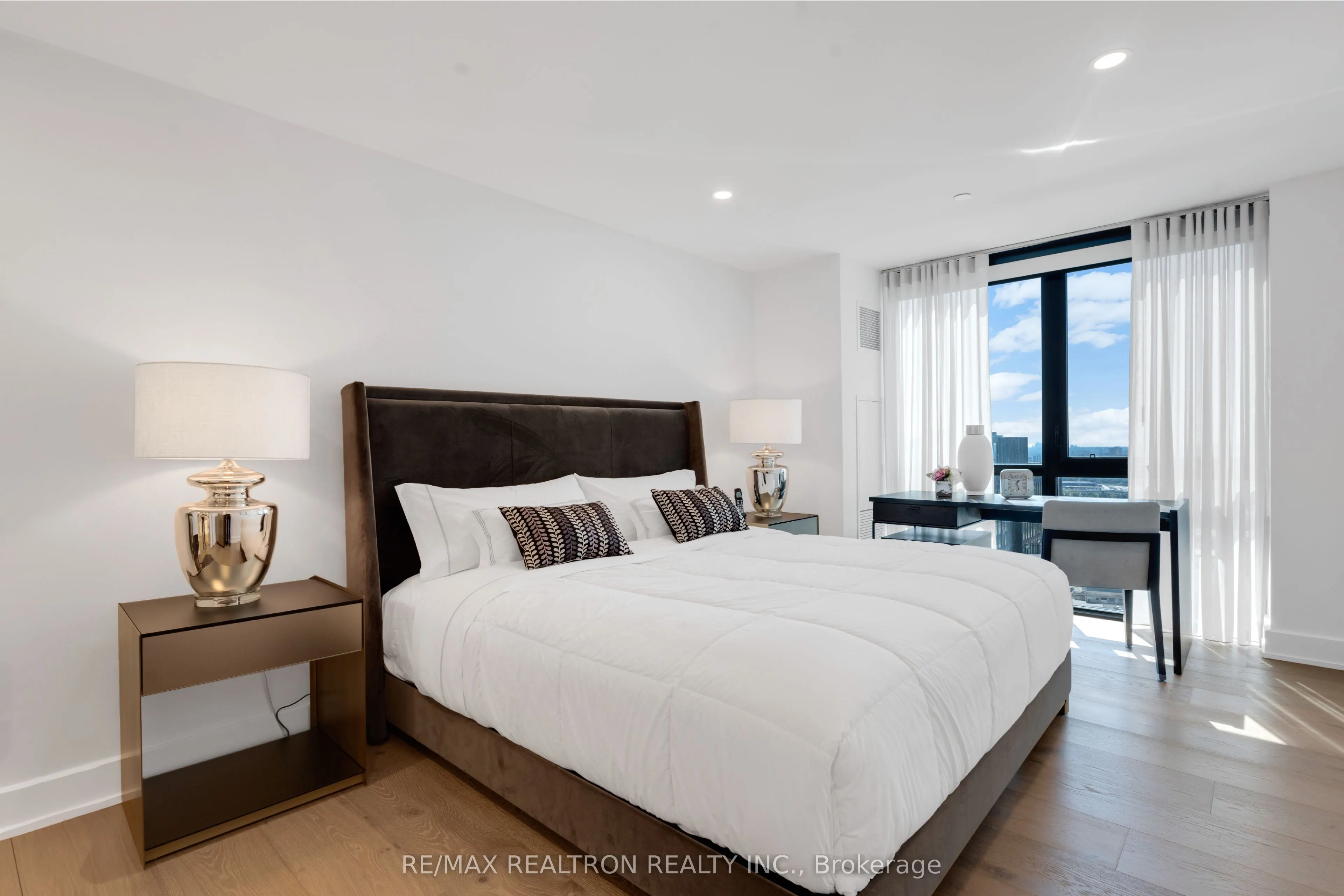 2916 Highway 7 Road, #PENTHOUSE - 3803