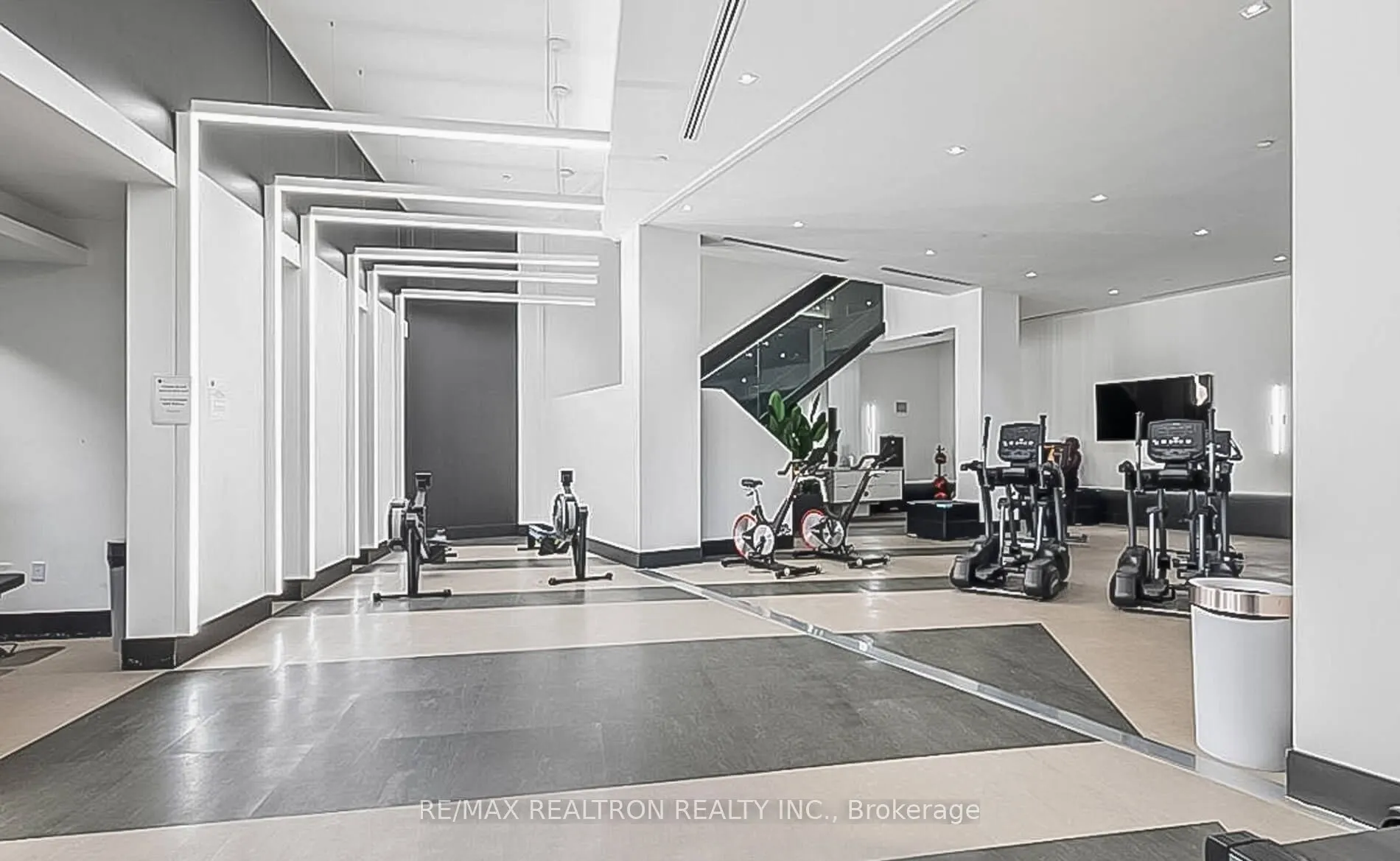2916 Highway 7 Road, #PENTHOUSE - 3803