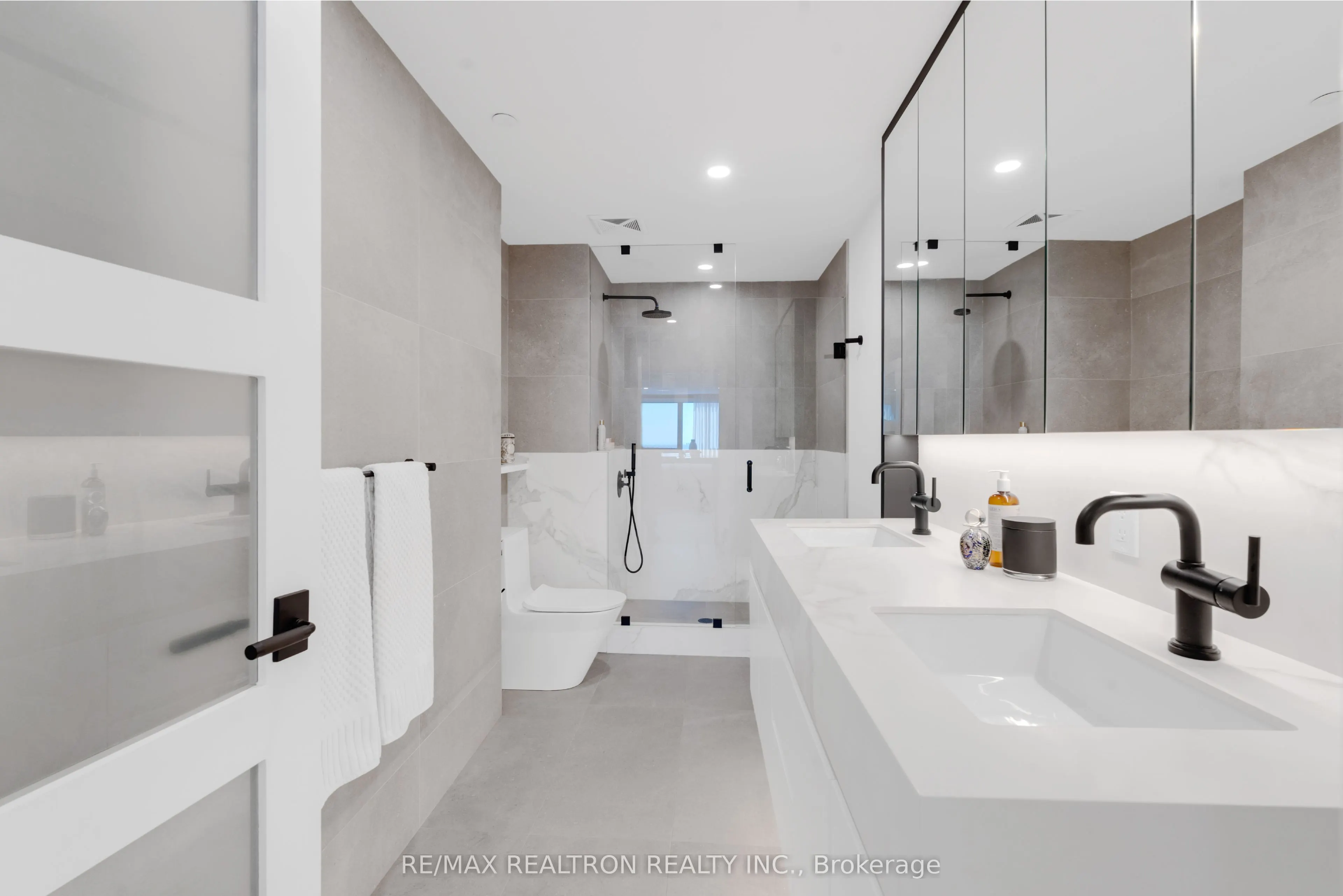 2916 Highway 7 Road, #PENTHOUSE - 3803
