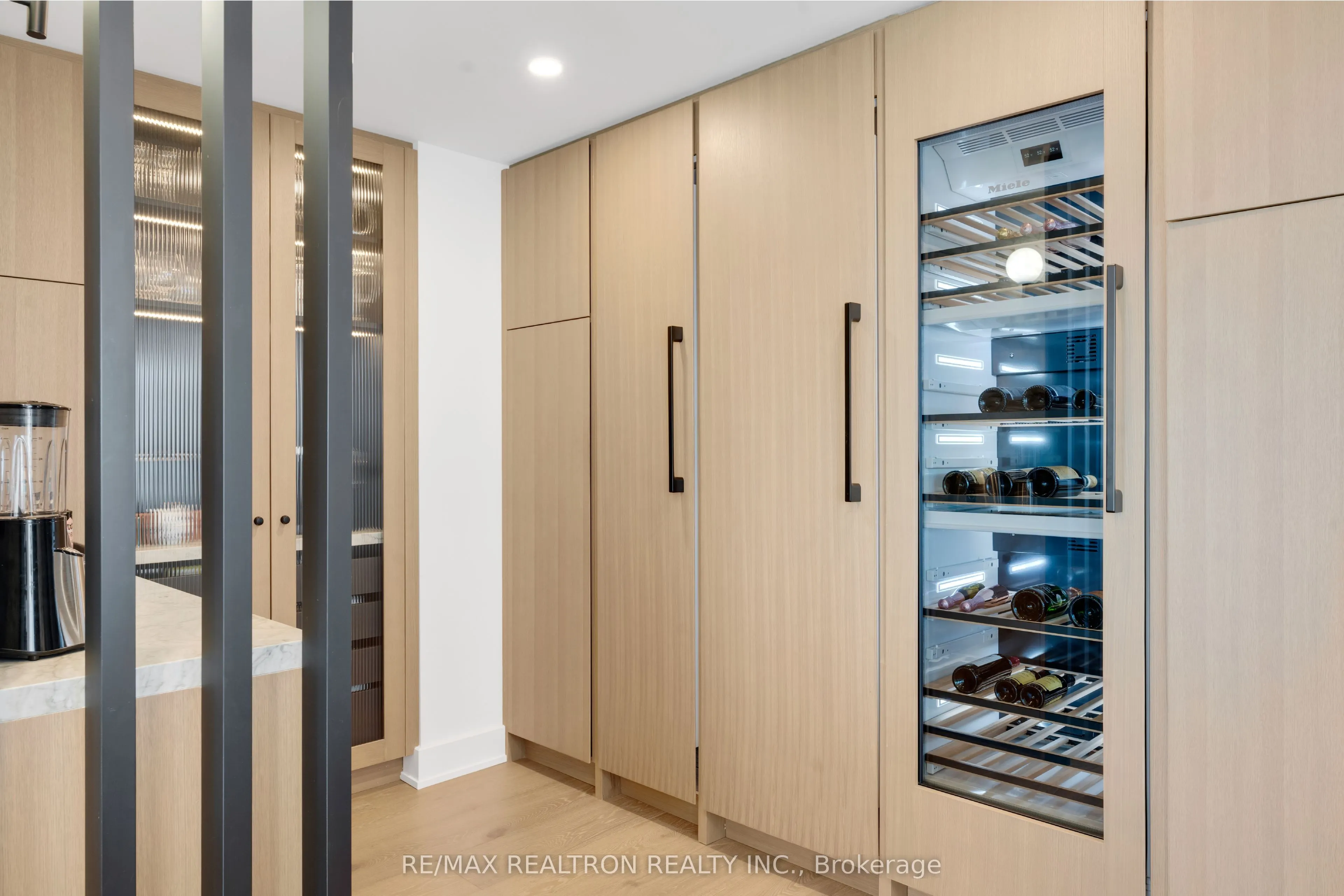 2916 Highway 7 Road, #PENTHOUSE - 3803