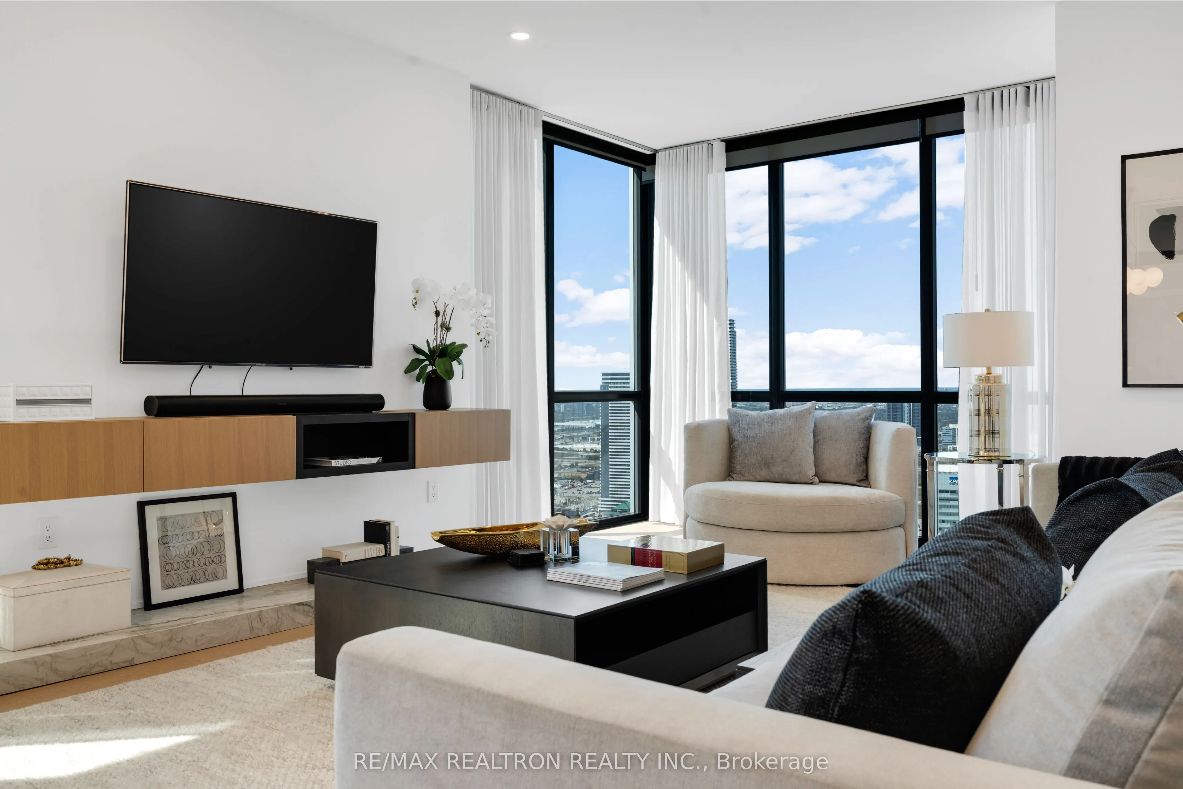 2916 Highway 7 Road, #PENTHOUSE - 3803