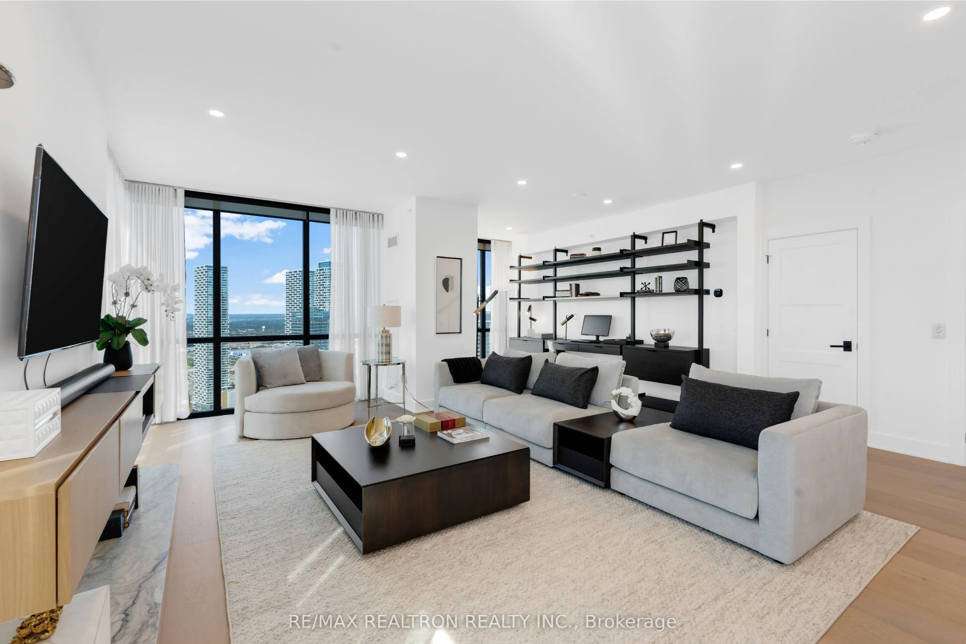 2916 Highway 7 Road, #PENTHOUSE - 3803