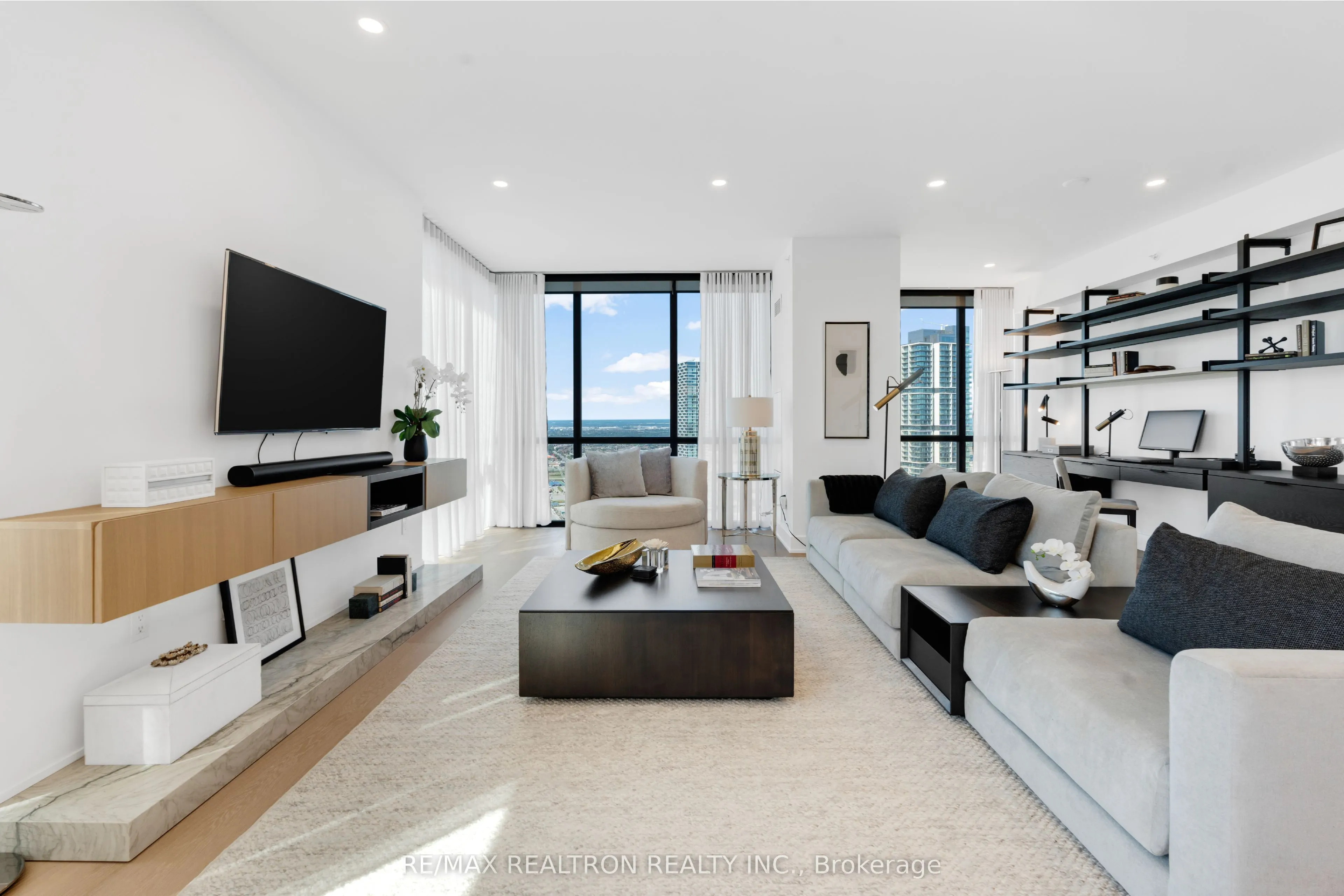2916 Highway 7 Road, #PENTHOUSE - 3803