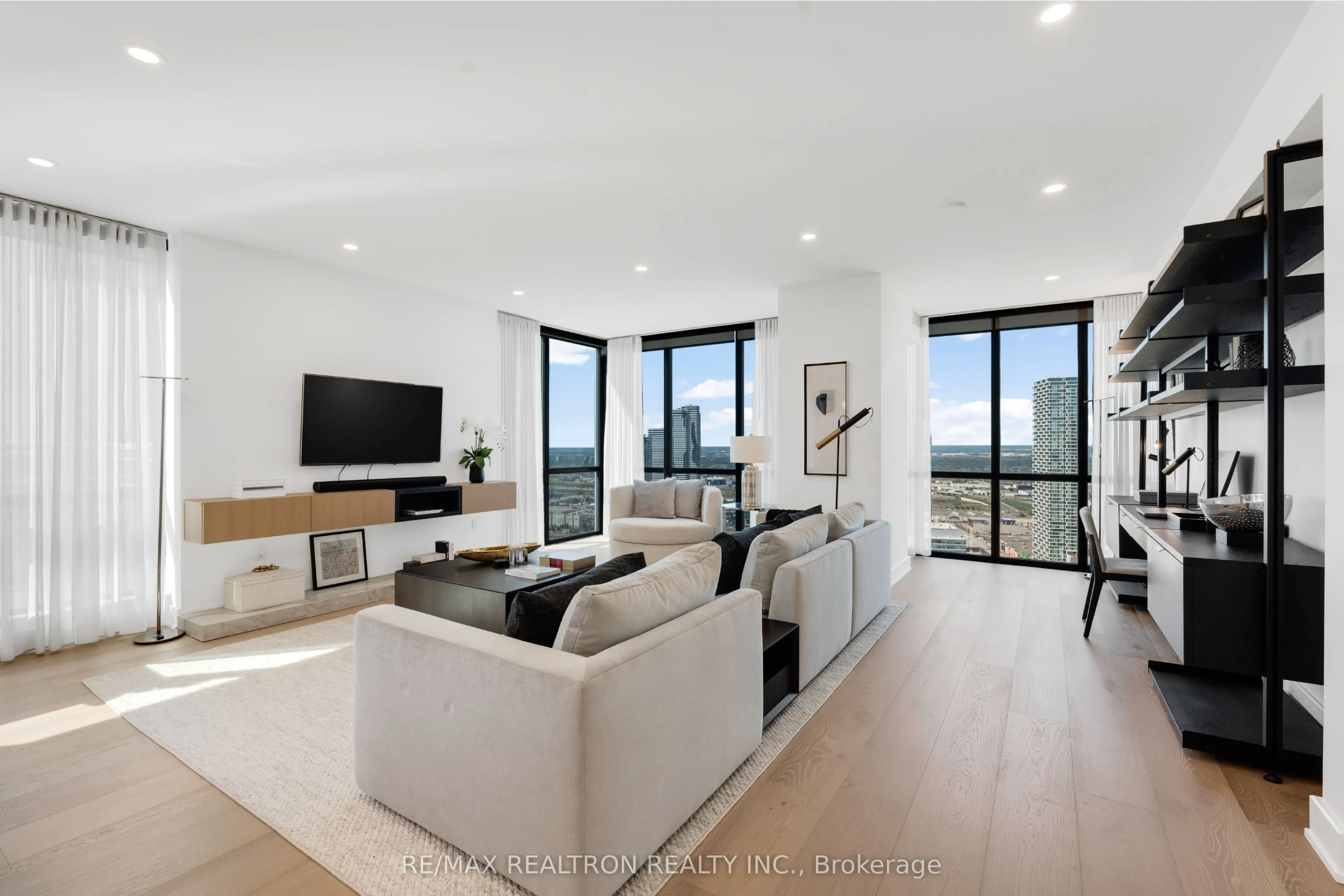 2916 Highway 7 Road, #PENTHOUSE - 3803
