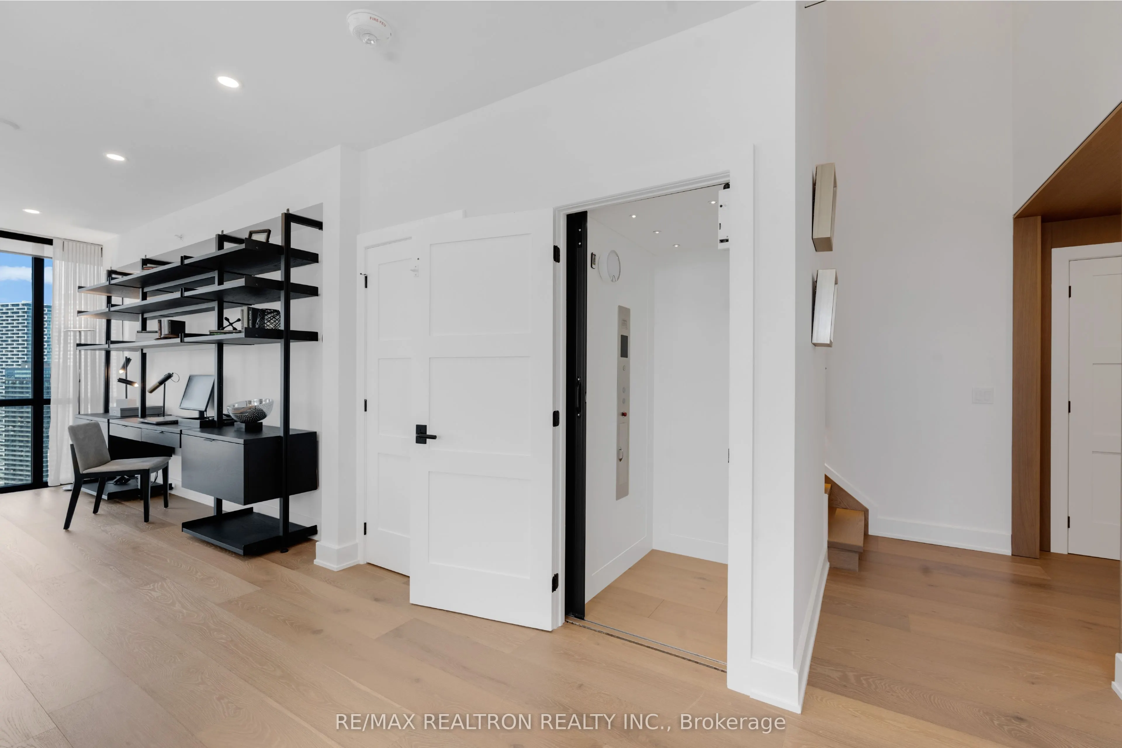 2916 Highway 7 Road, #PENTHOUSE - 3803