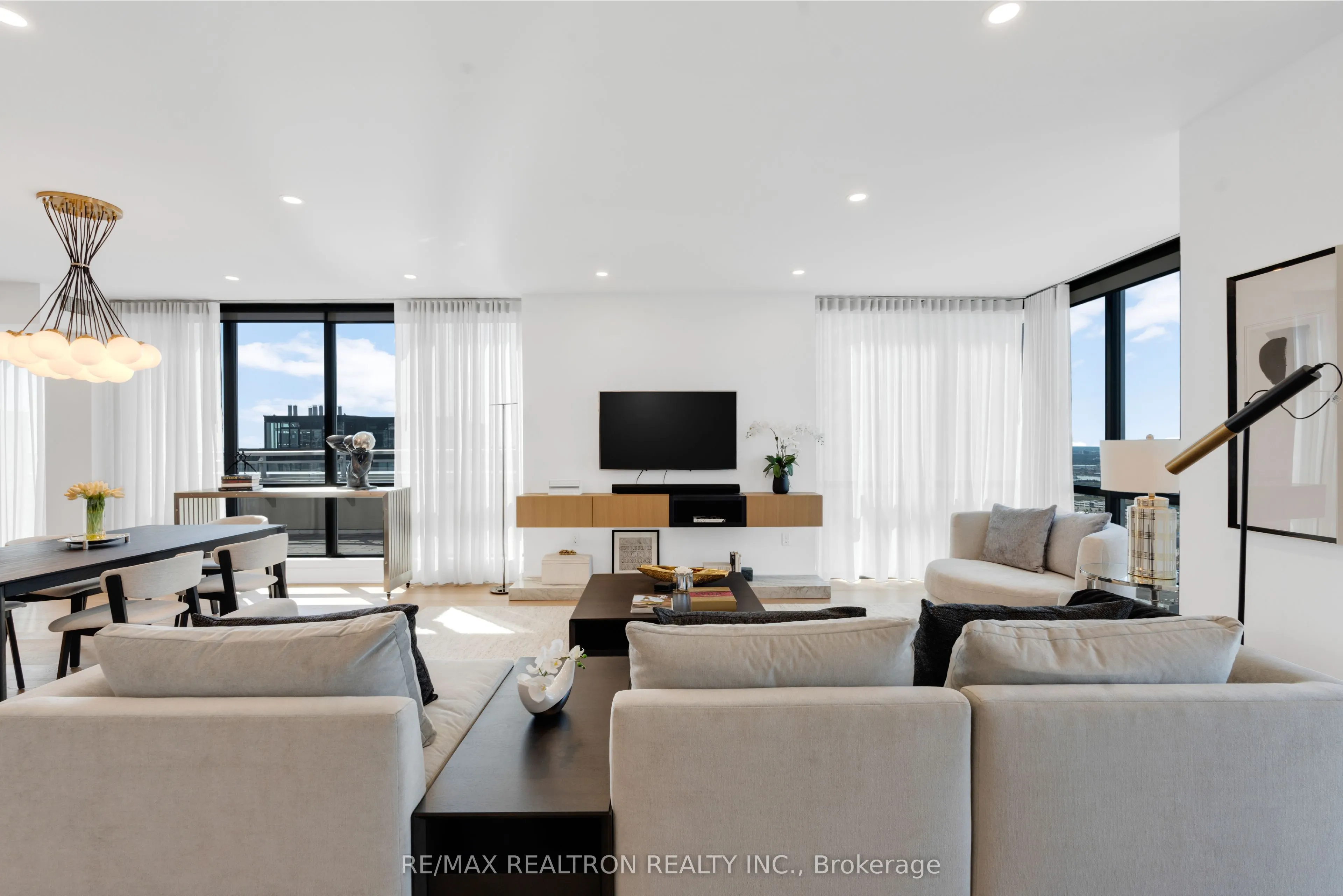 2916 Highway 7 Road, #PENTHOUSE - 3803