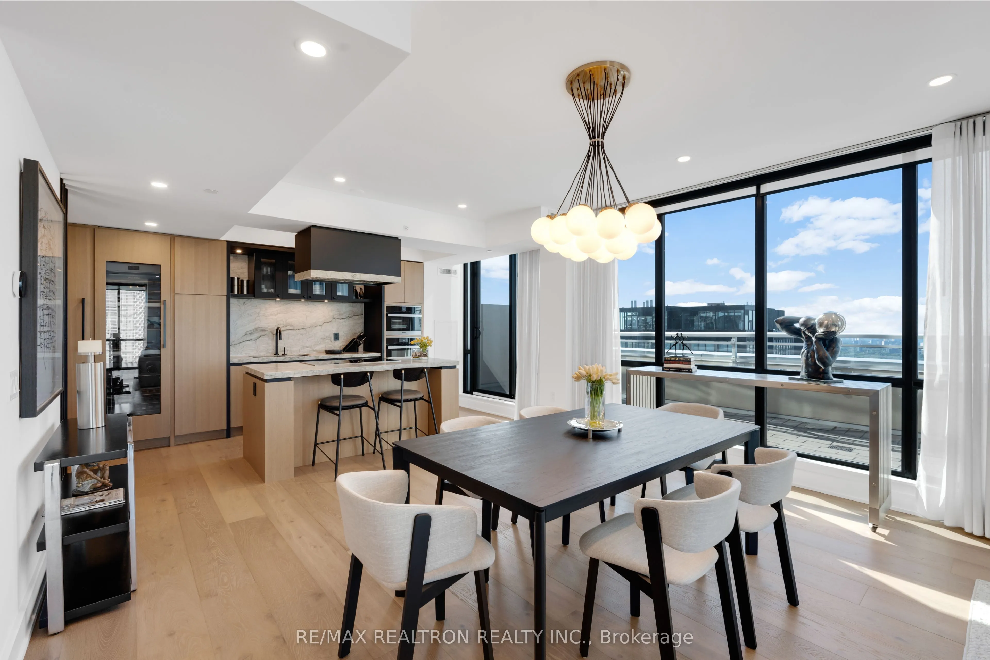 2916 Highway 7 Road, #PENTHOUSE - 3803