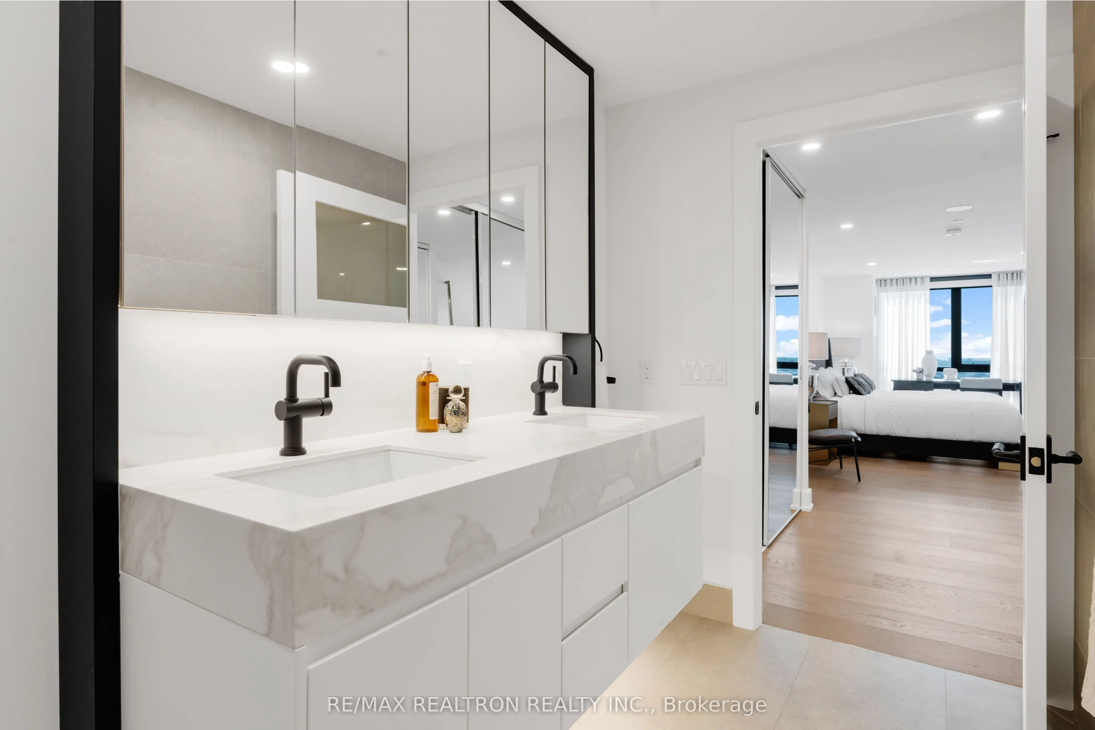 2916 Highway 7 Road, #PENTHOUSE - 3803