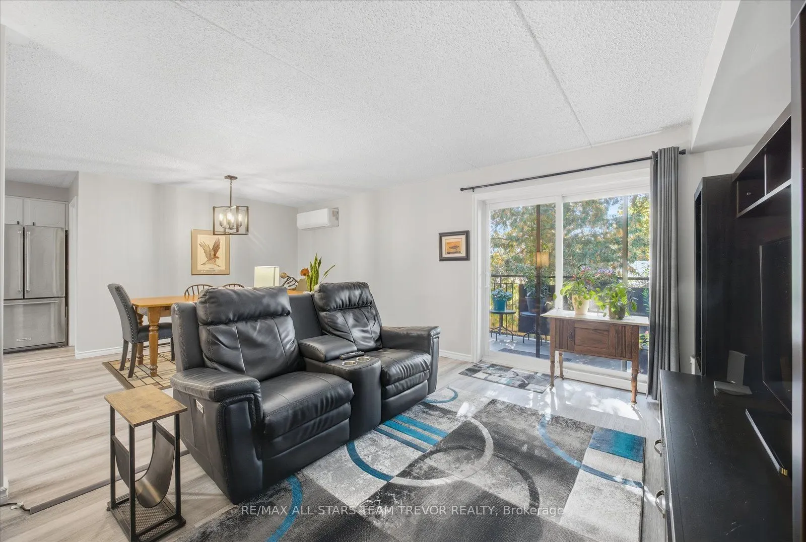 74 The Queensway S, #203