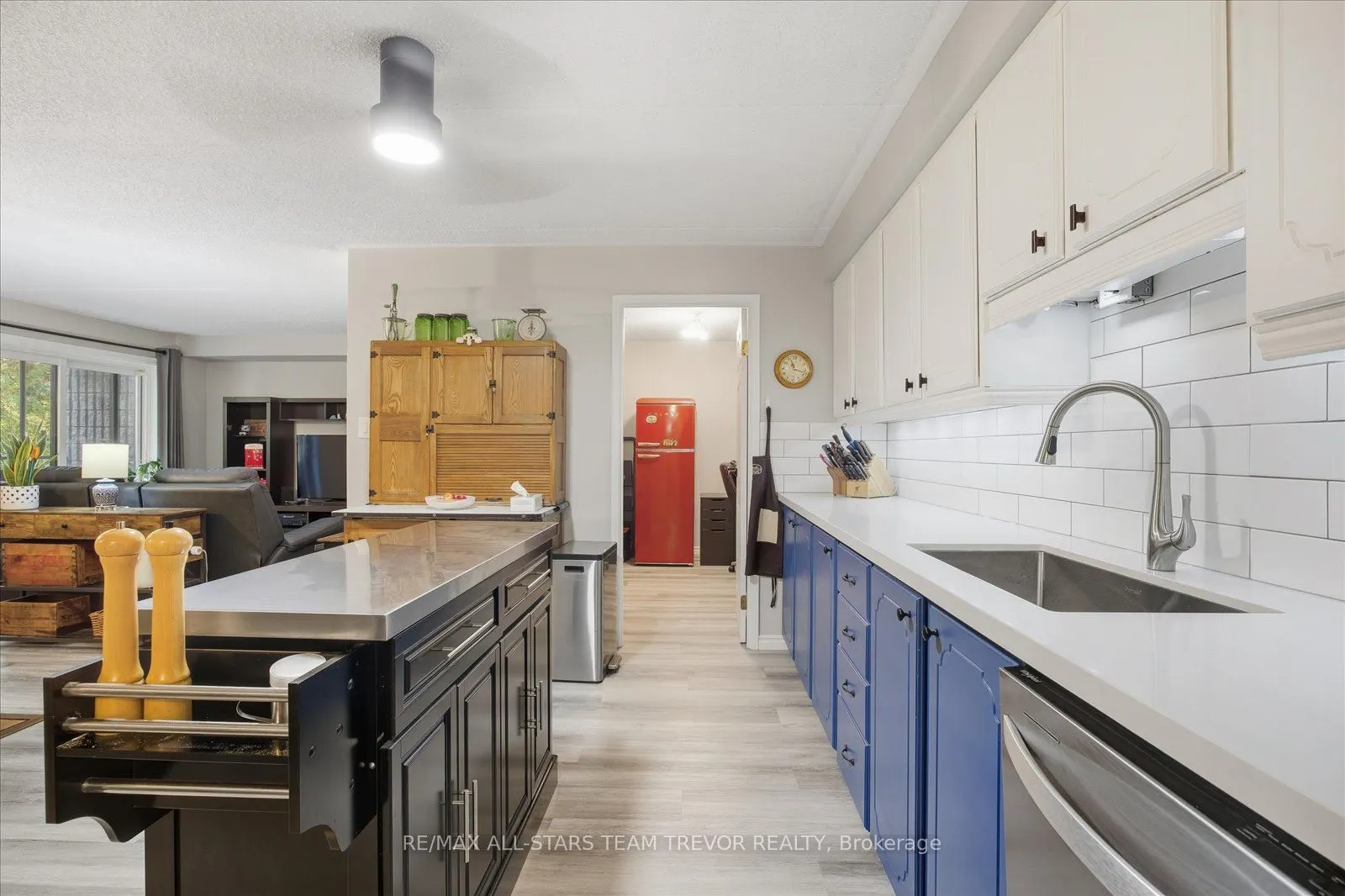 74 The Queensway S, #203