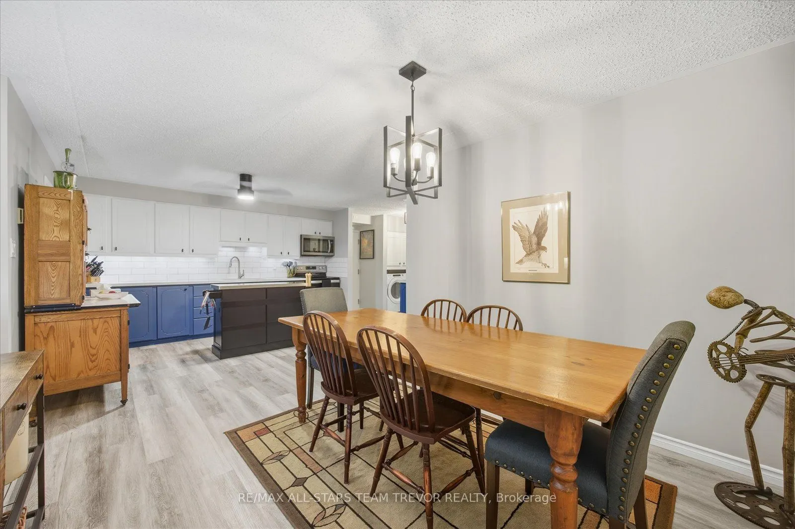 74 The Queensway S, #203