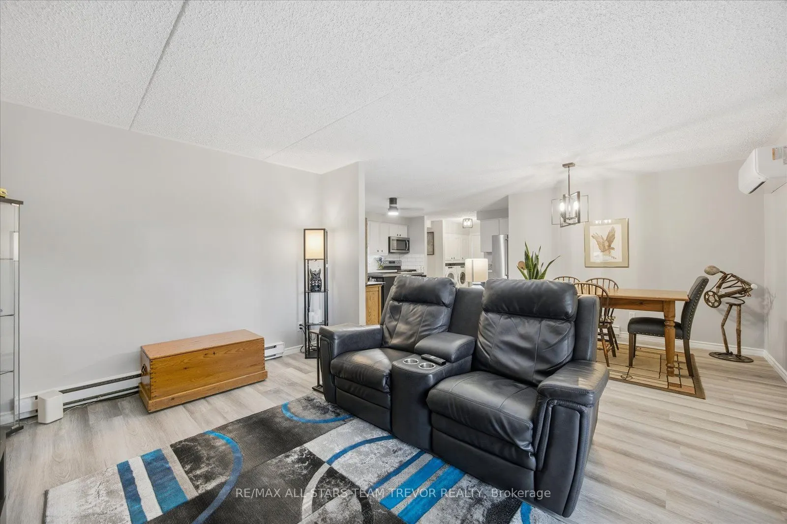 74 The Queensway S, #203