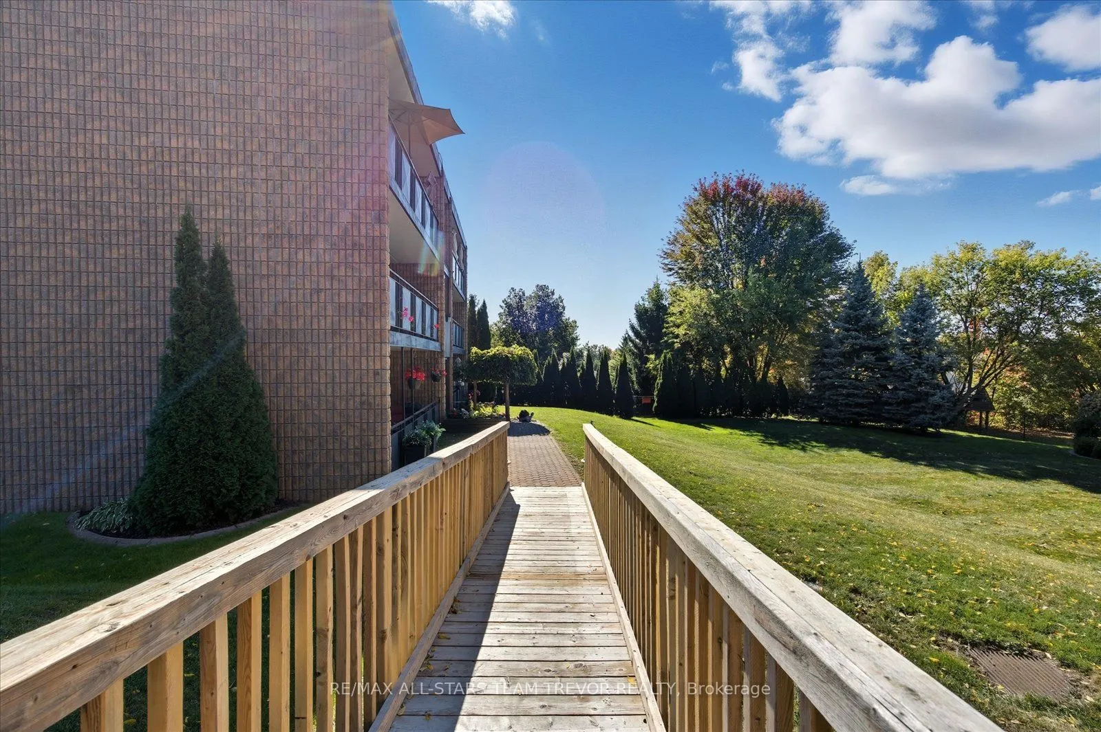 74 The Queensway S, #203