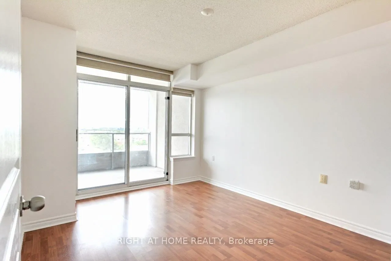 9015 Leslie Street, #615